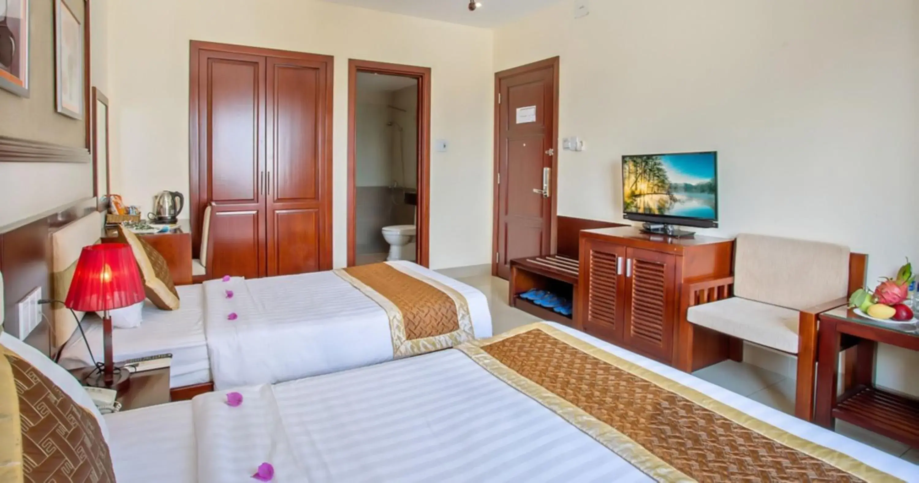 Bed in Sunview Beach Hotel Danang Bed in Sunview Beach Hotel Danang