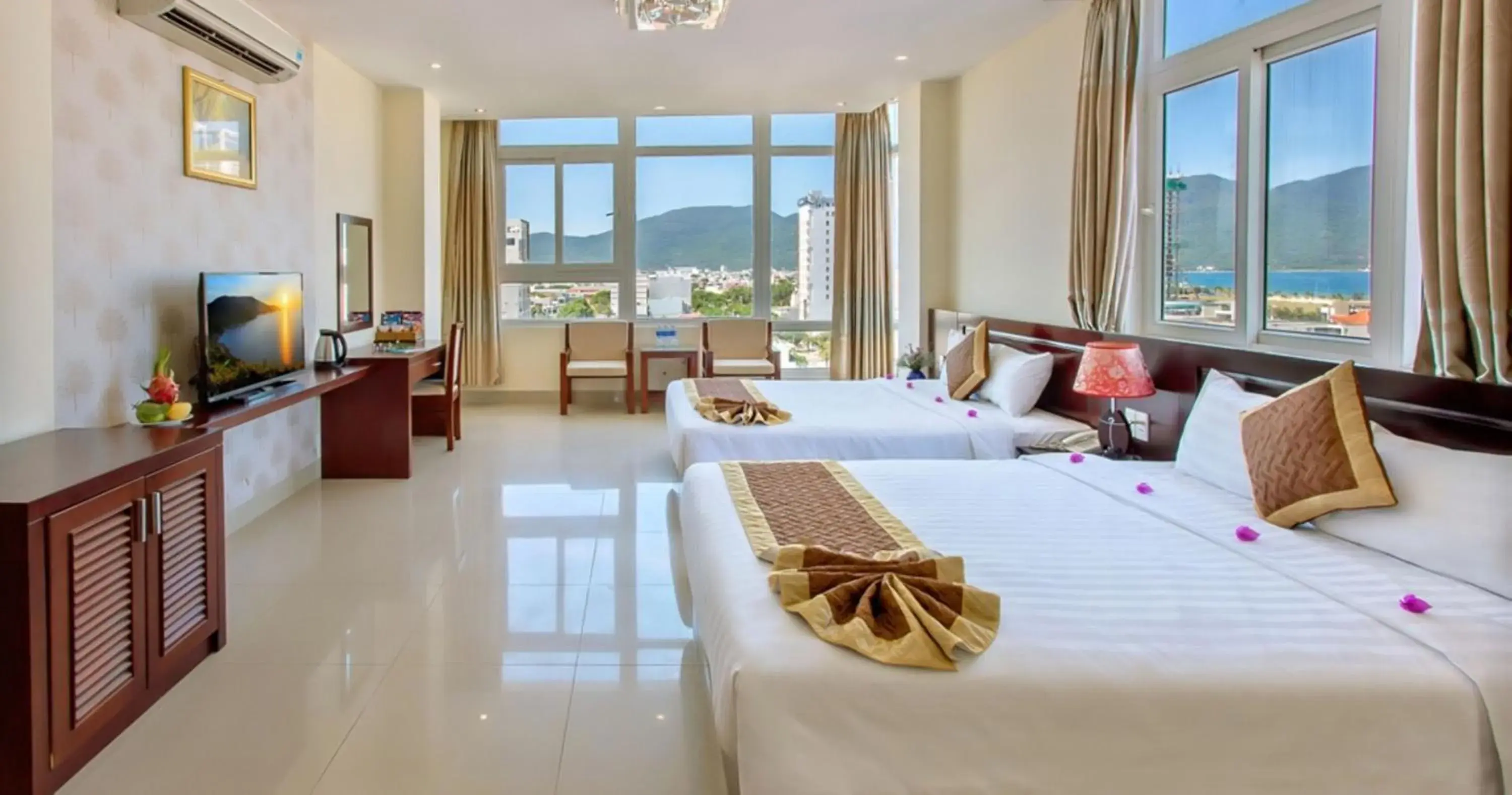 Bed in Sunview Beach Hotel Danang Bed in Sunview Beach Hotel Danang