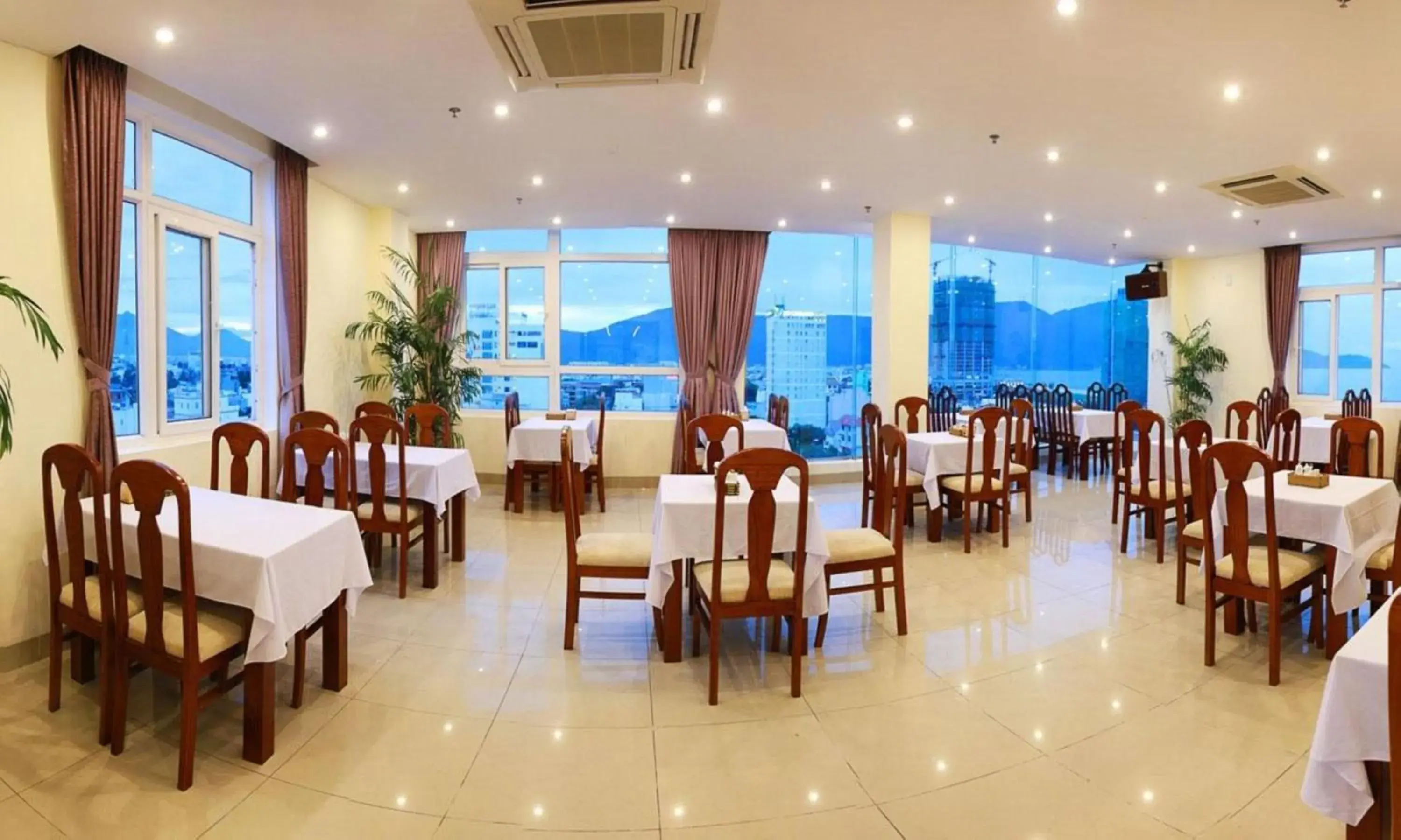 Banquet/Function facilities in Sunview Beach Hotel Danang Banquet/Function facilities in Sunview Beach Hotel Danang
