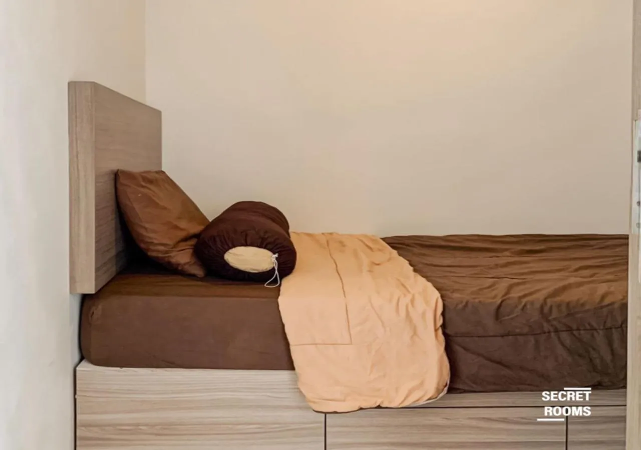 Bedroom, Bed in The Jarrdin Apartement by Secret Rooms