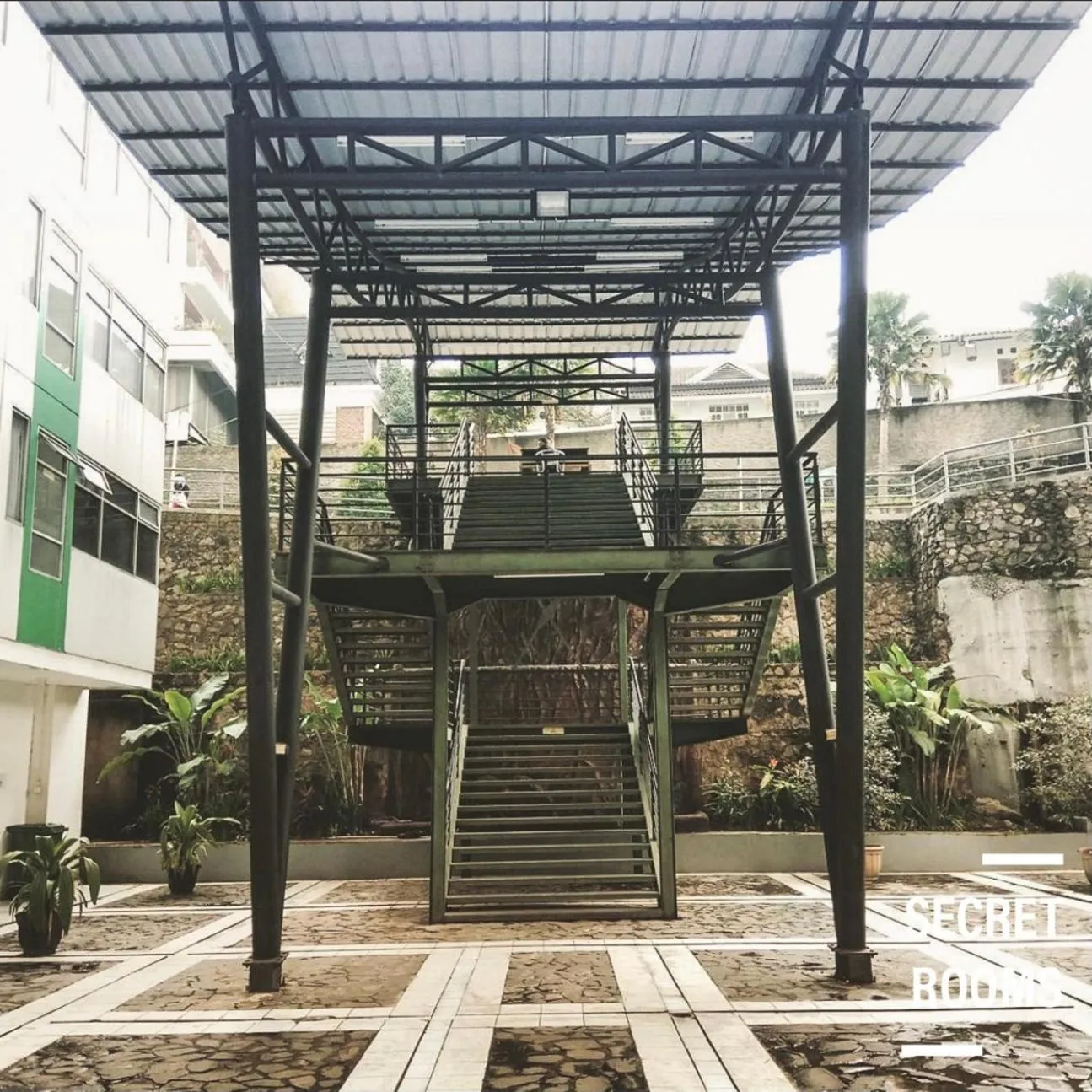 Facade/entrance in The Jarrdin Apartement by Secret Rooms