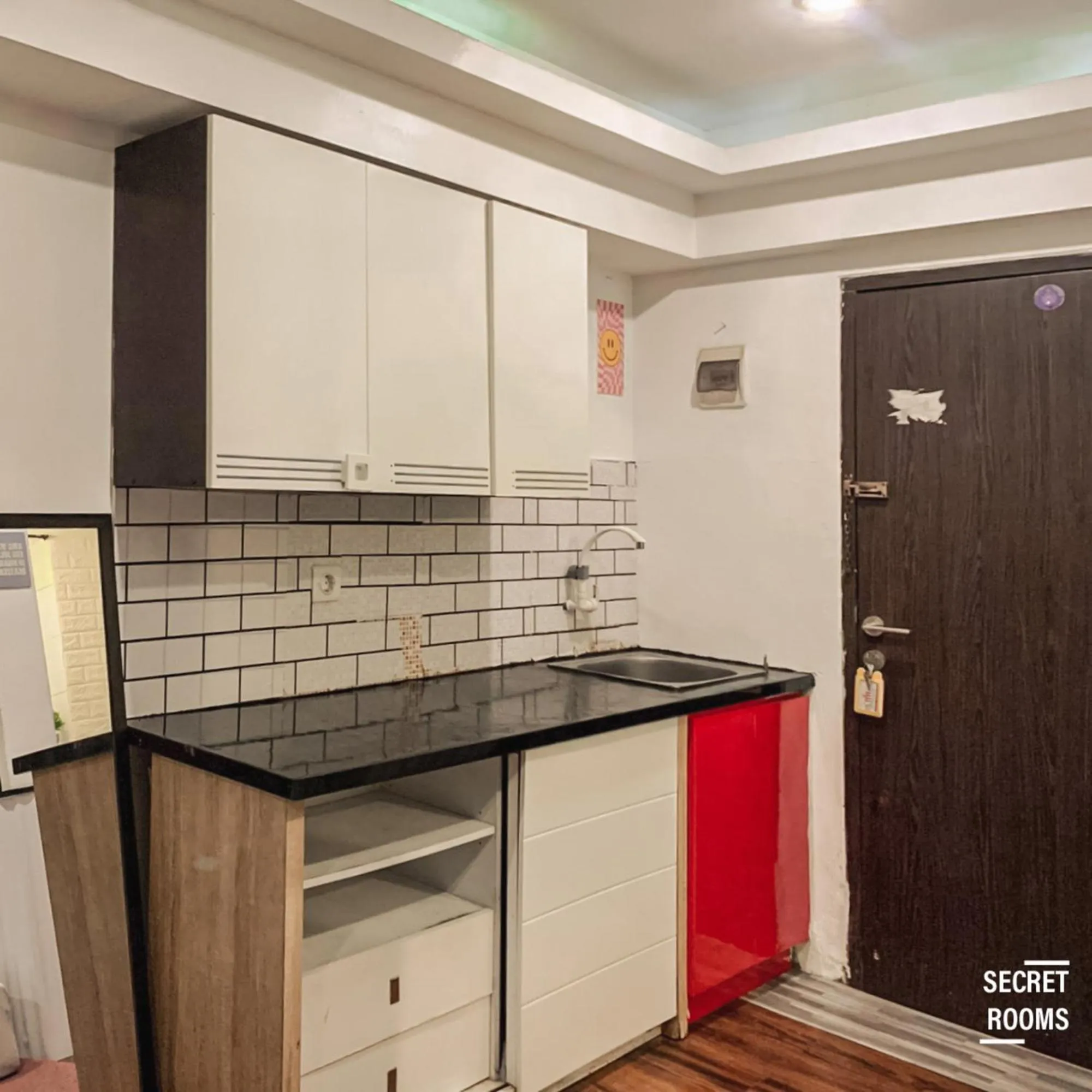 Kitchen or kitchenette in The Jarrdin Apartement by Secret Rooms