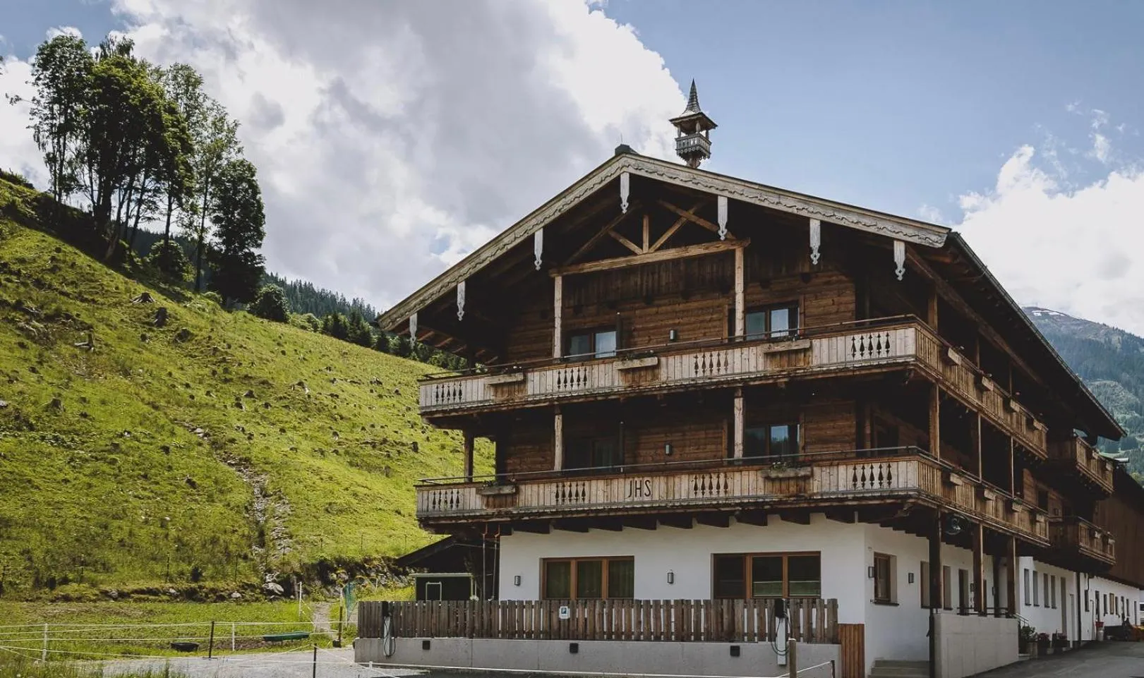 Property building in Wieshofgut