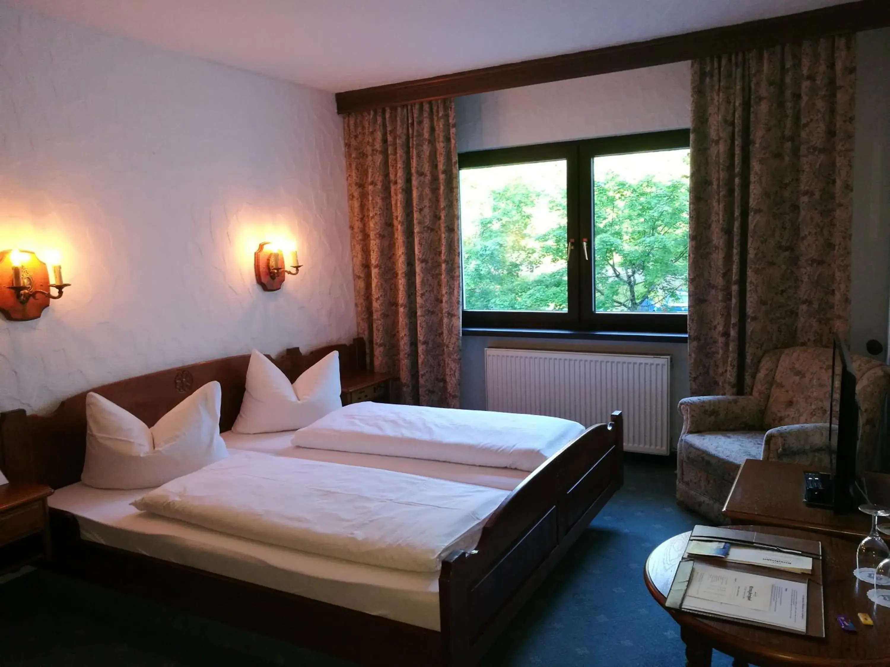 Comfort Classic Double Room - single occupancy in Hotel-Restaurant Kreuzberghof Tagungs- und Veranstaltungshotel Comfort Classic Double Room - single occupancy in Hotel-Restaurant Kreuzberghof Tagungs- und Veranstaltungshotel