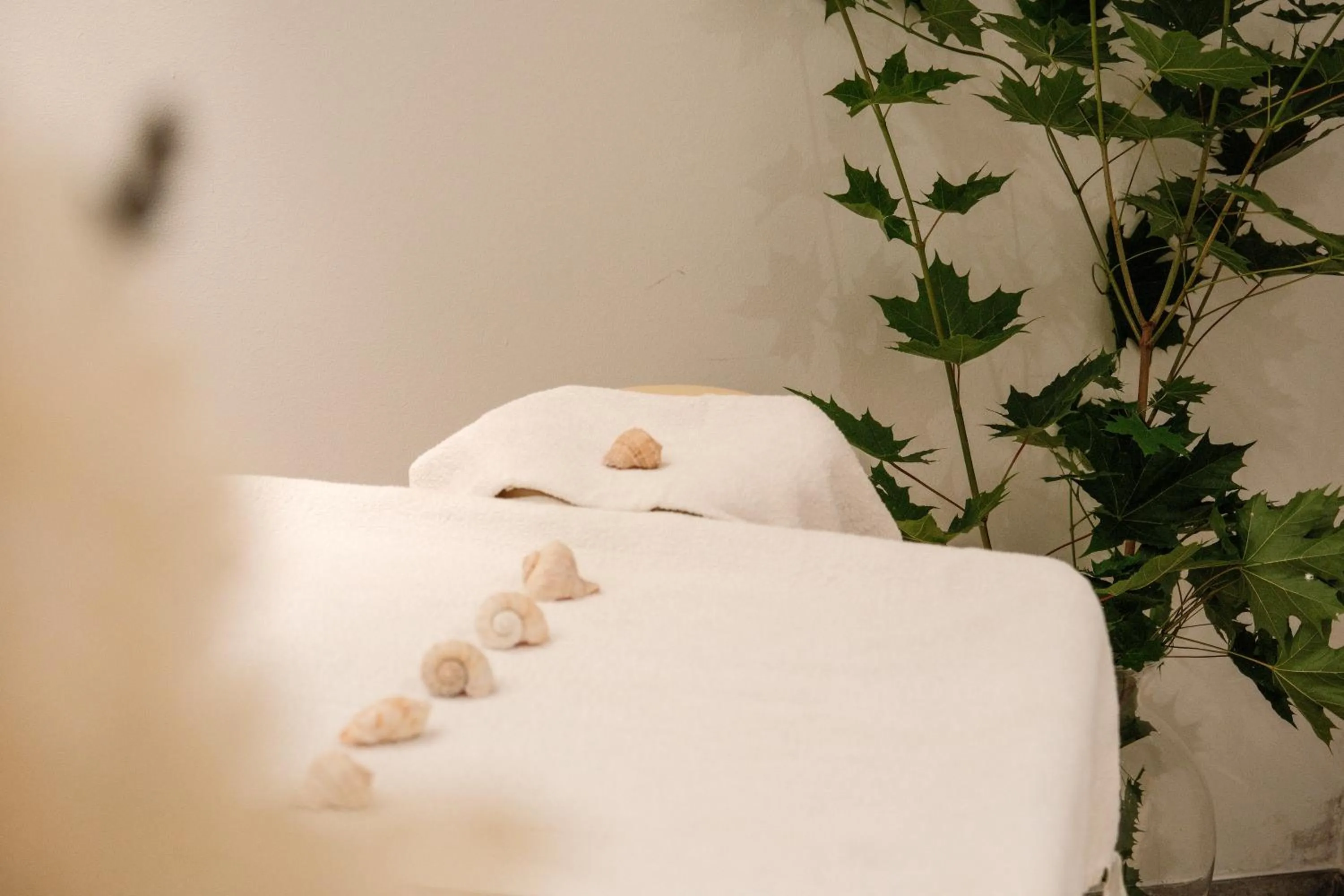 Massage, Bed in Hotel-Restaurant Kreuzberghof Tagungs- und Veranstaltungshotel