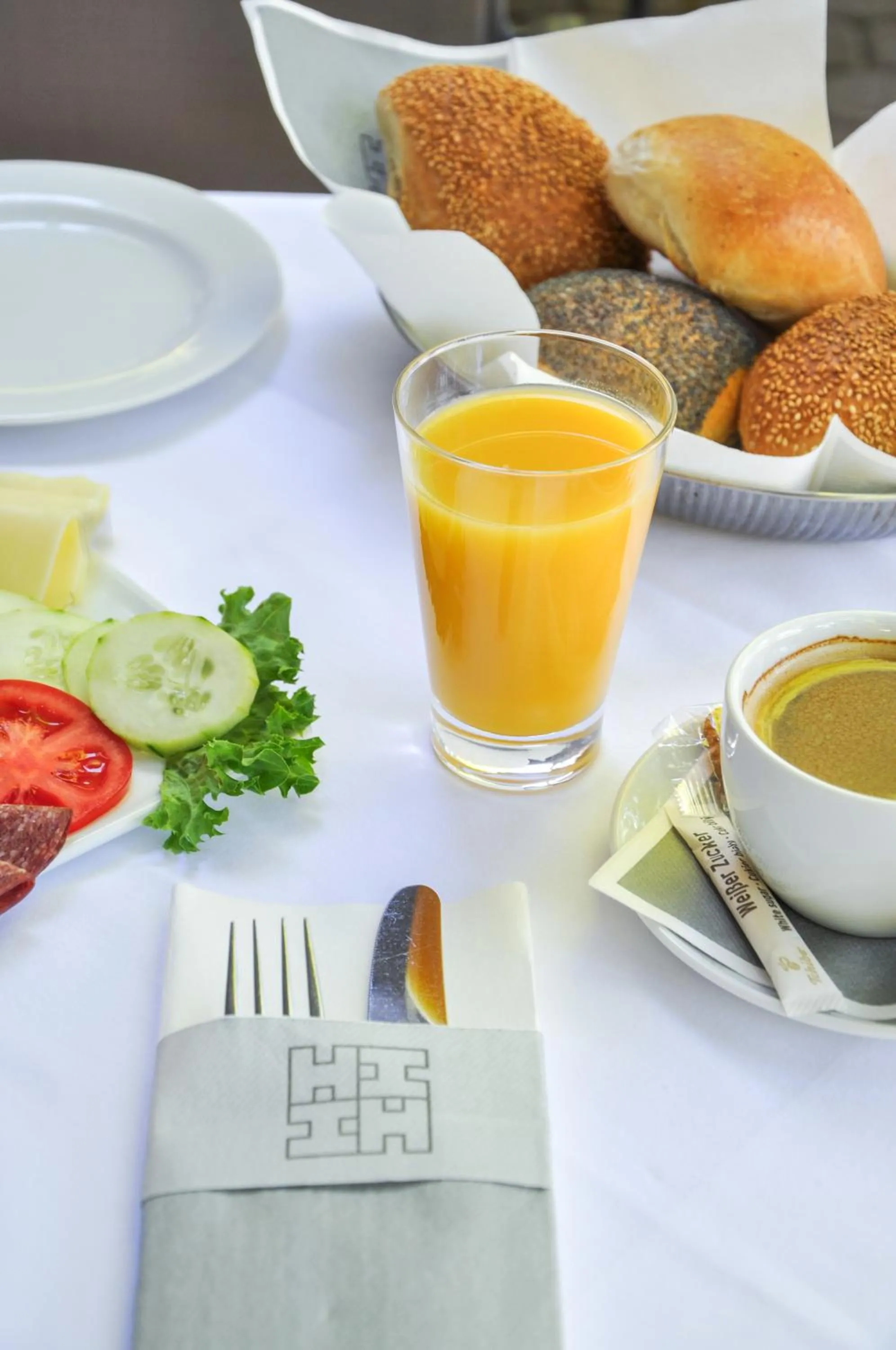 Breakfast in Hotel-Restaurant Kreuzberghof Tagungs- und Veranstaltungshotel