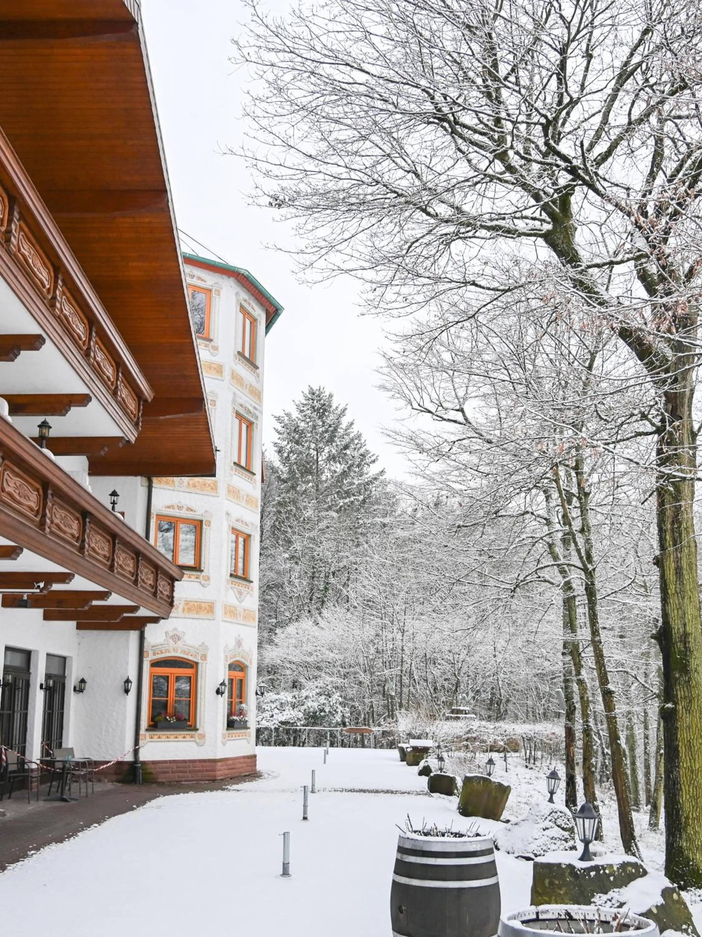 Property building in Hotel-Restaurant Kreuzberghof Tagungs- und Veranstaltungshotel
