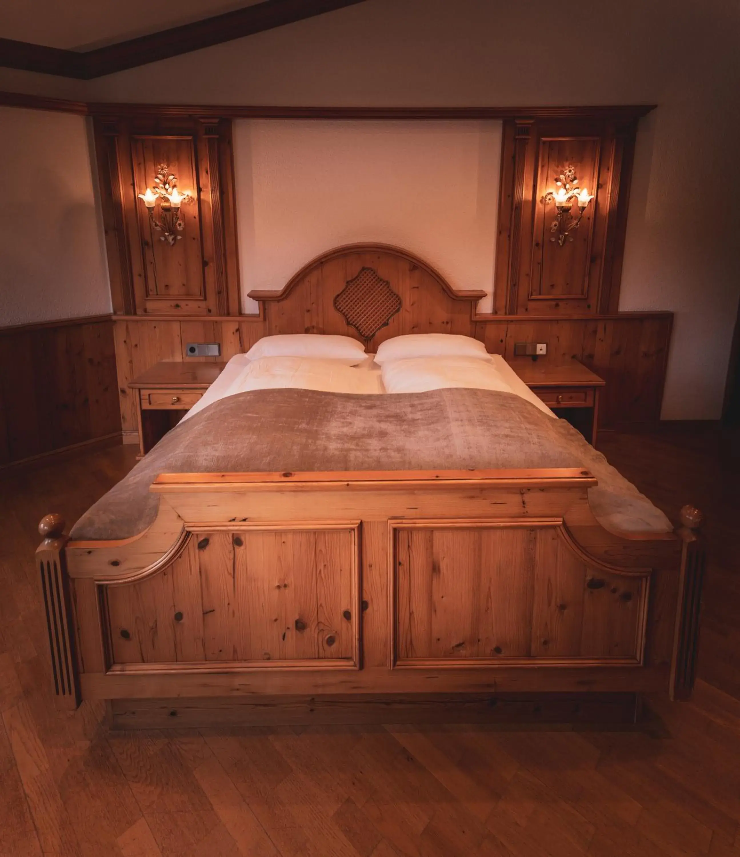 Comfort Deluxe Double Room - single occupancy in Hotel-Restaurant Kreuzberghof Tagungs- und Veranstaltungshotel Comfort Deluxe Double Room - single occupancy in Hotel-Restaurant Kreuzberghof Tagungs- und Veranstaltungshotel