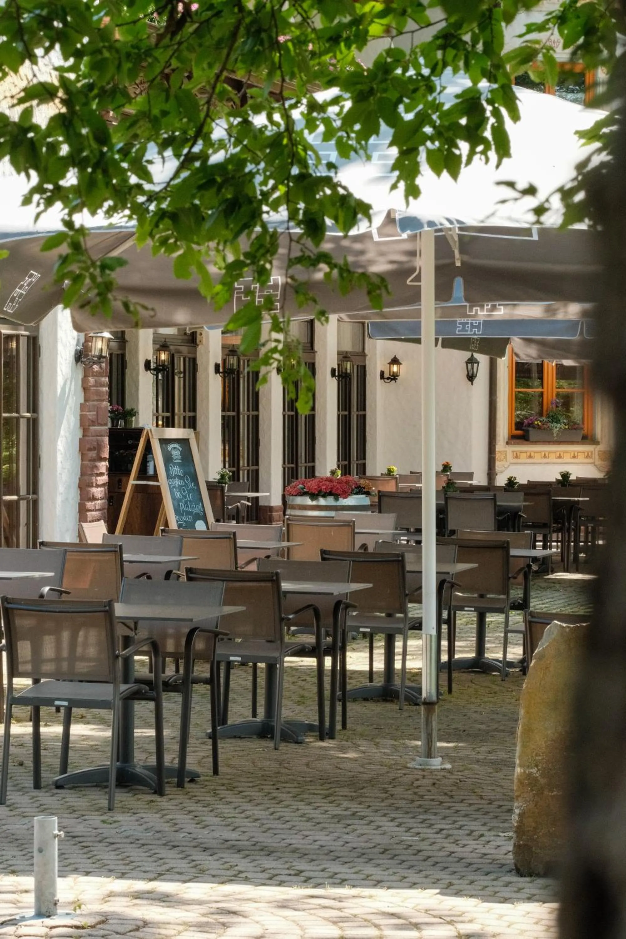 Property building in Hotel-Restaurant Kreuzberghof Tagungs- und Veranstaltungshotel