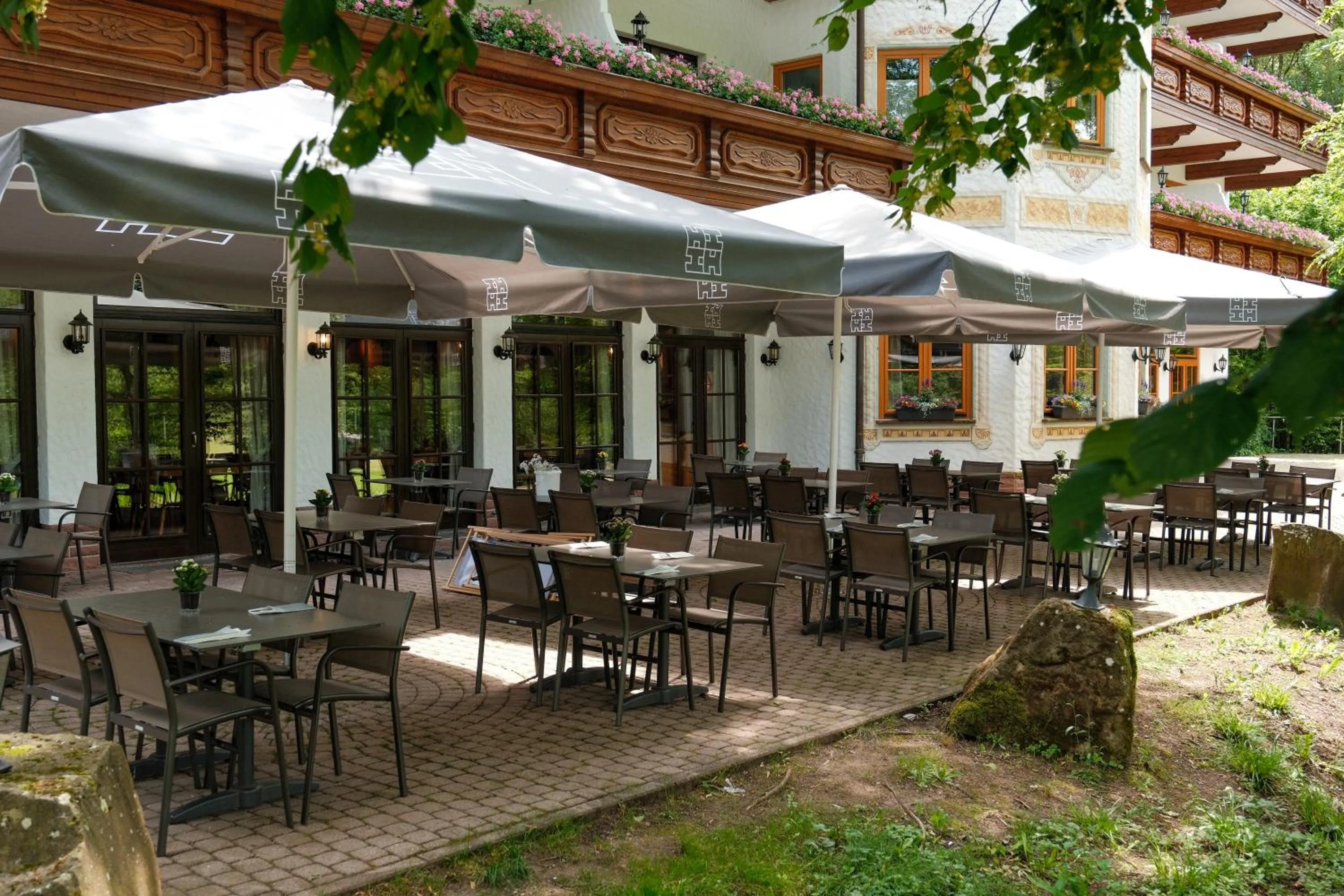 Property building in Hotel-Restaurant Kreuzberghof Tagungs- und Veranstaltungshotel