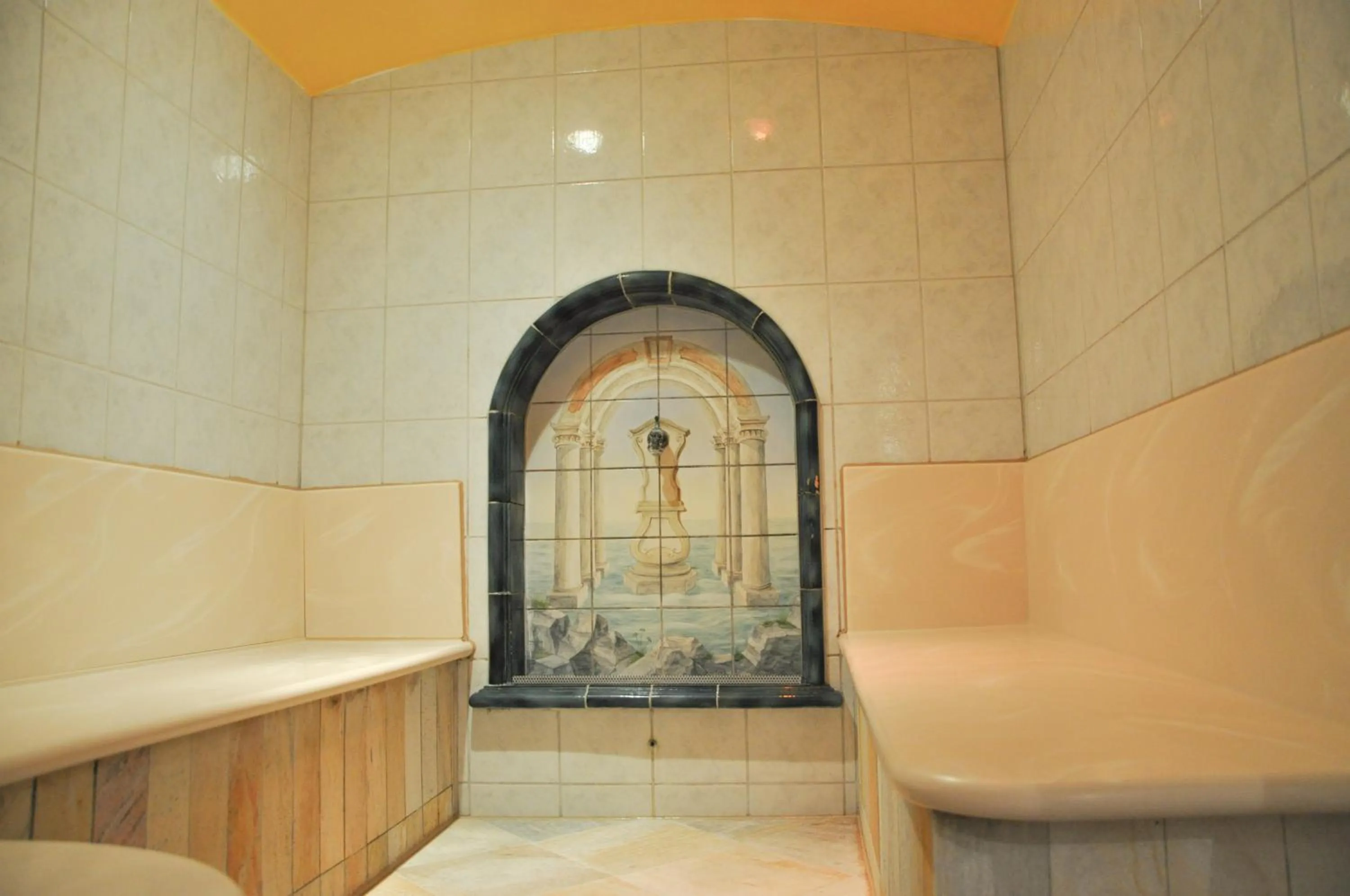 Spa and wellness centre/facilities in Hotel-Restaurant Kreuzberghof Tagungs- und Veranstaltungshotel