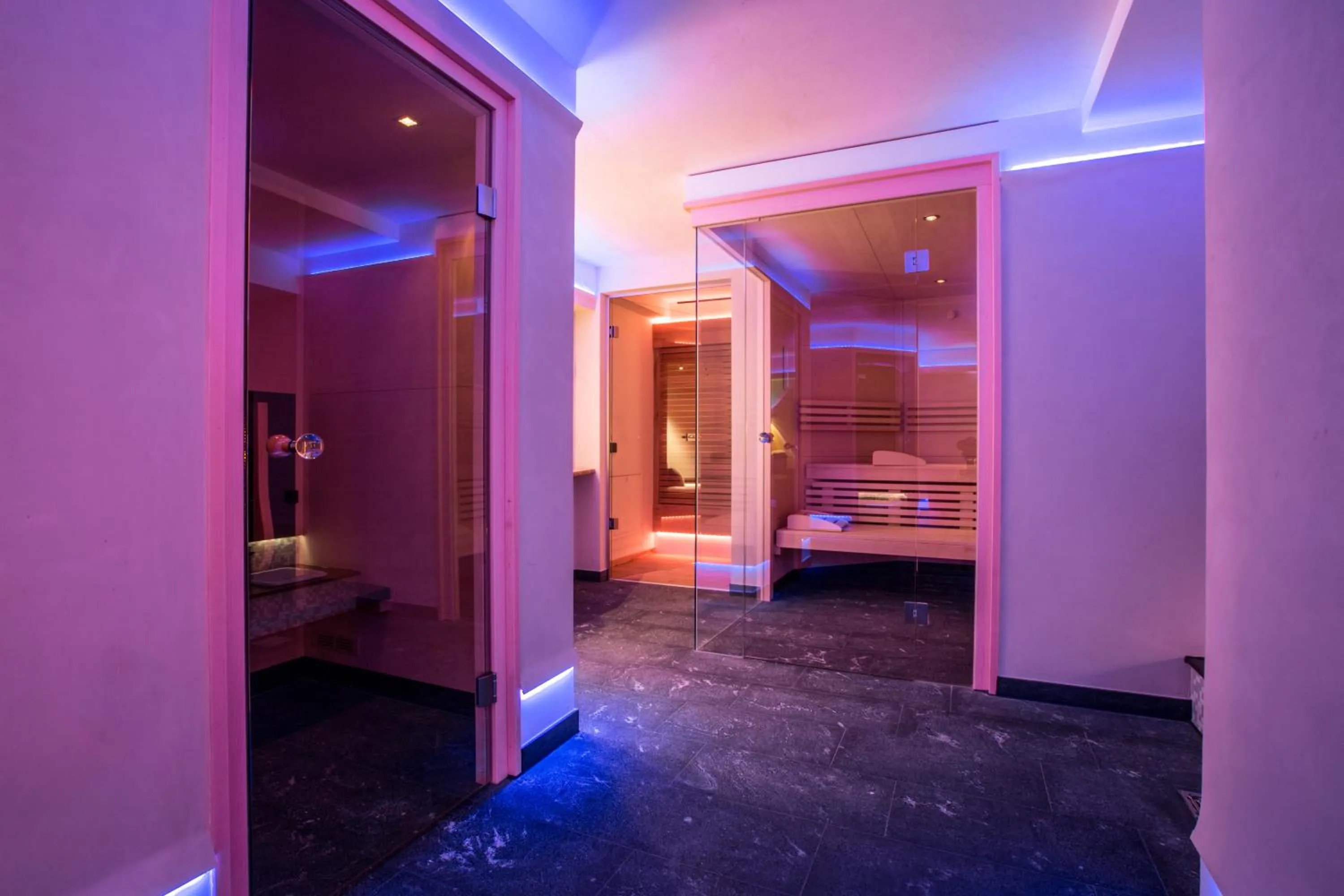 Spa and wellness centre/facilities, Bed in Hotel Hirsch