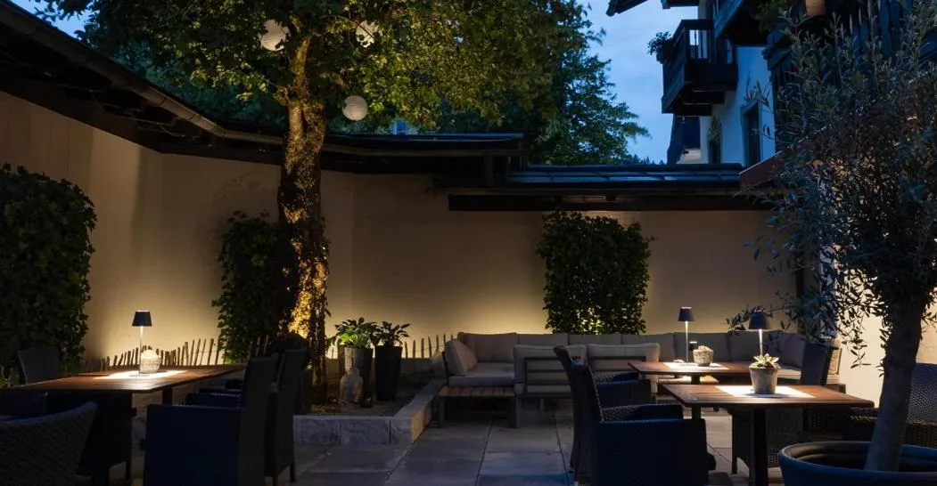 Restaurant/places to eat in Hotel Hirsch