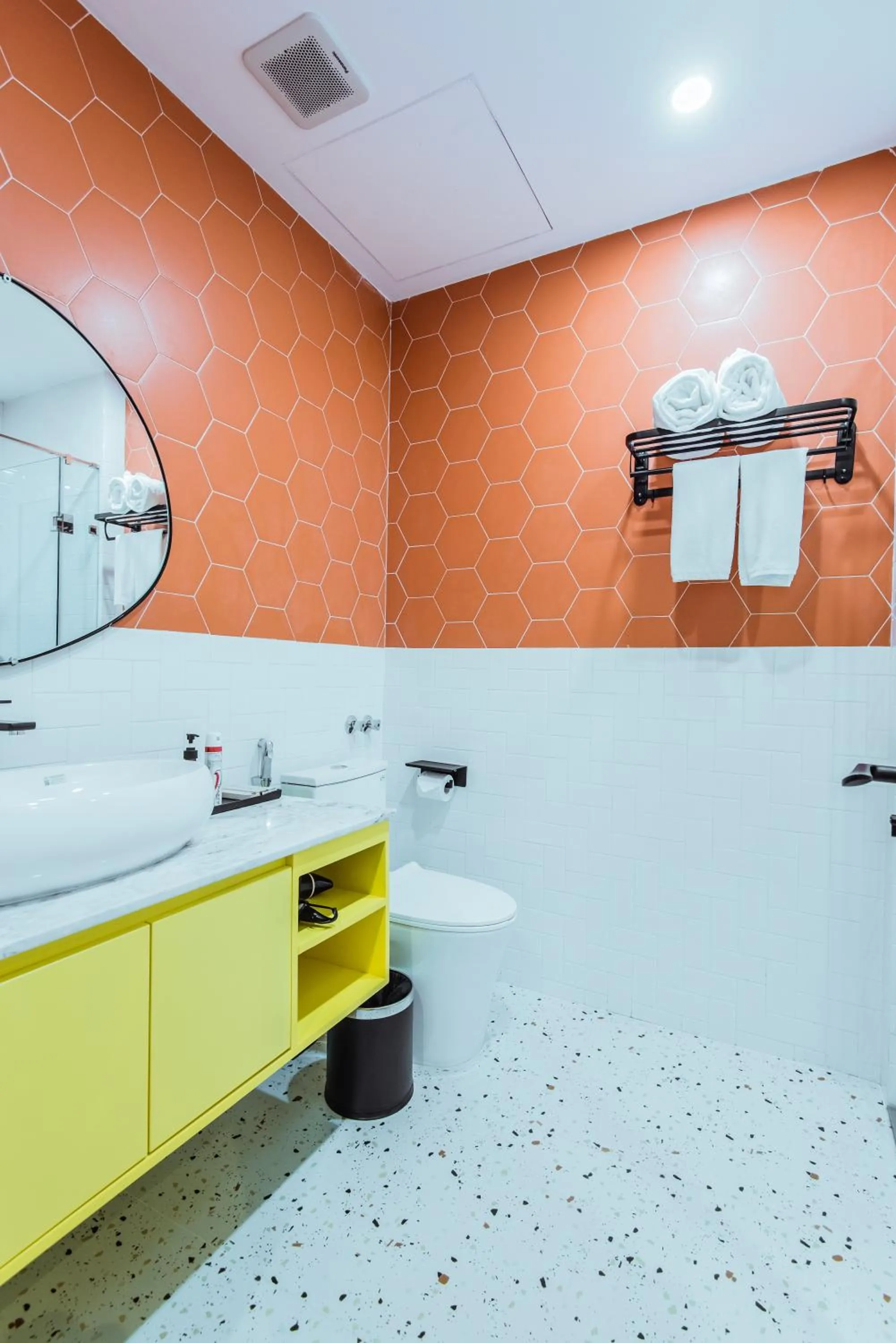 Bathroom in Palette Collect's Boutique Hotel Ha Long