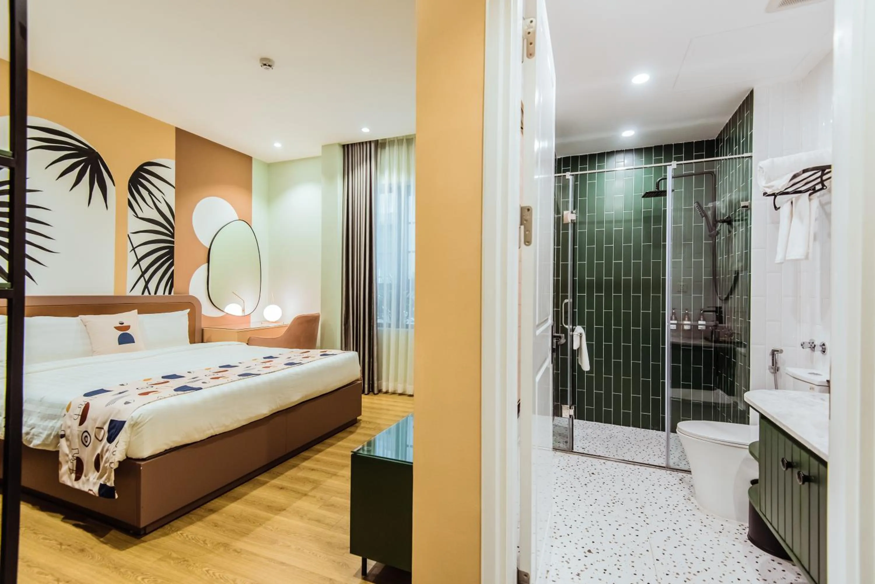 Shower, Bed in Palette Collect's Boutique Hotel Ha Long