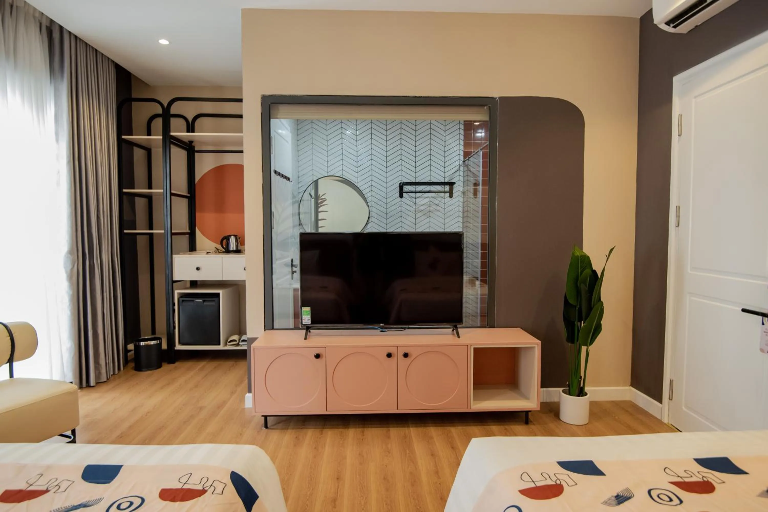 Photo of the whole room, Bed in Palette Collect's Boutique Hotel Ha Long