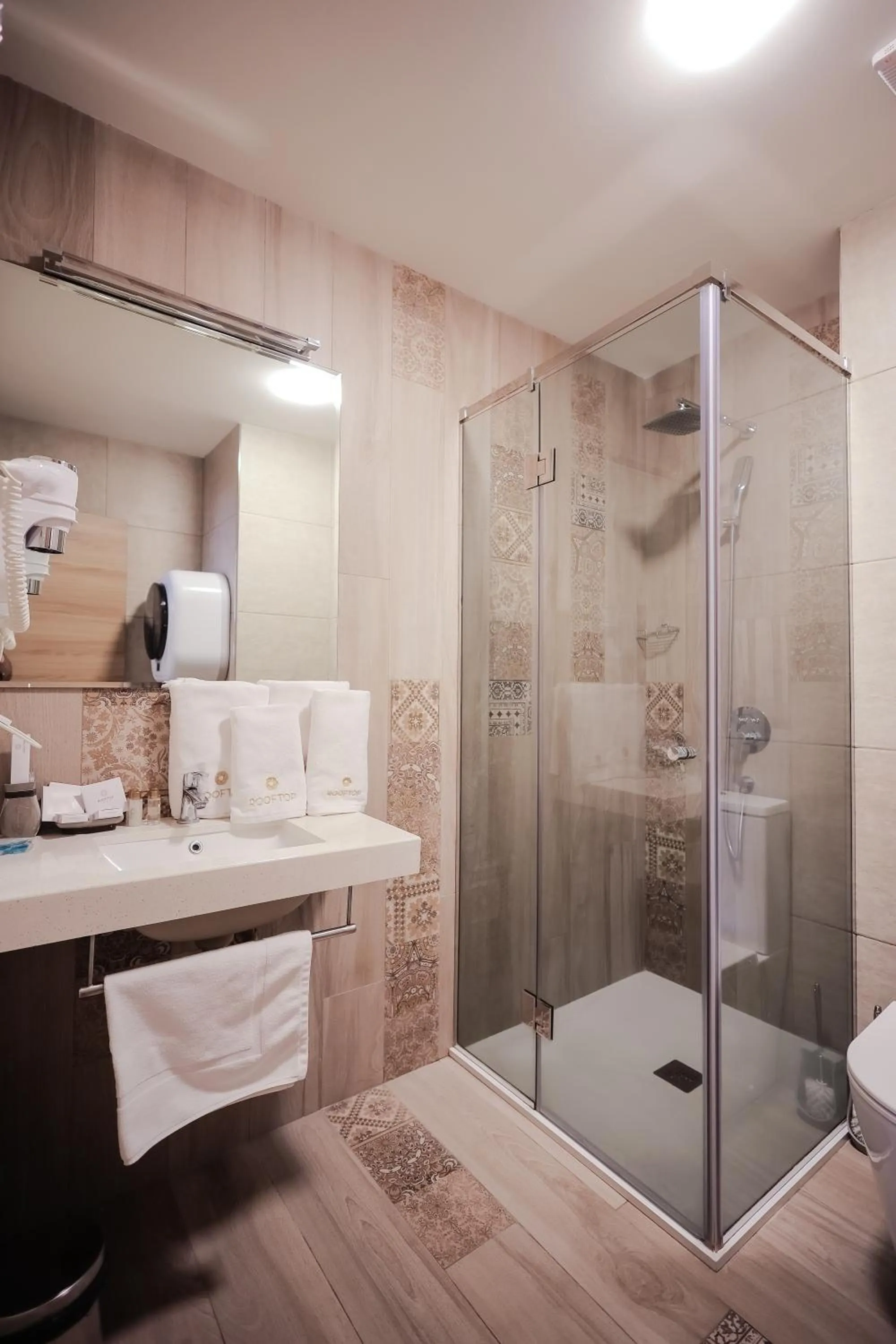 Shower in Rooftop Apart-Hotel