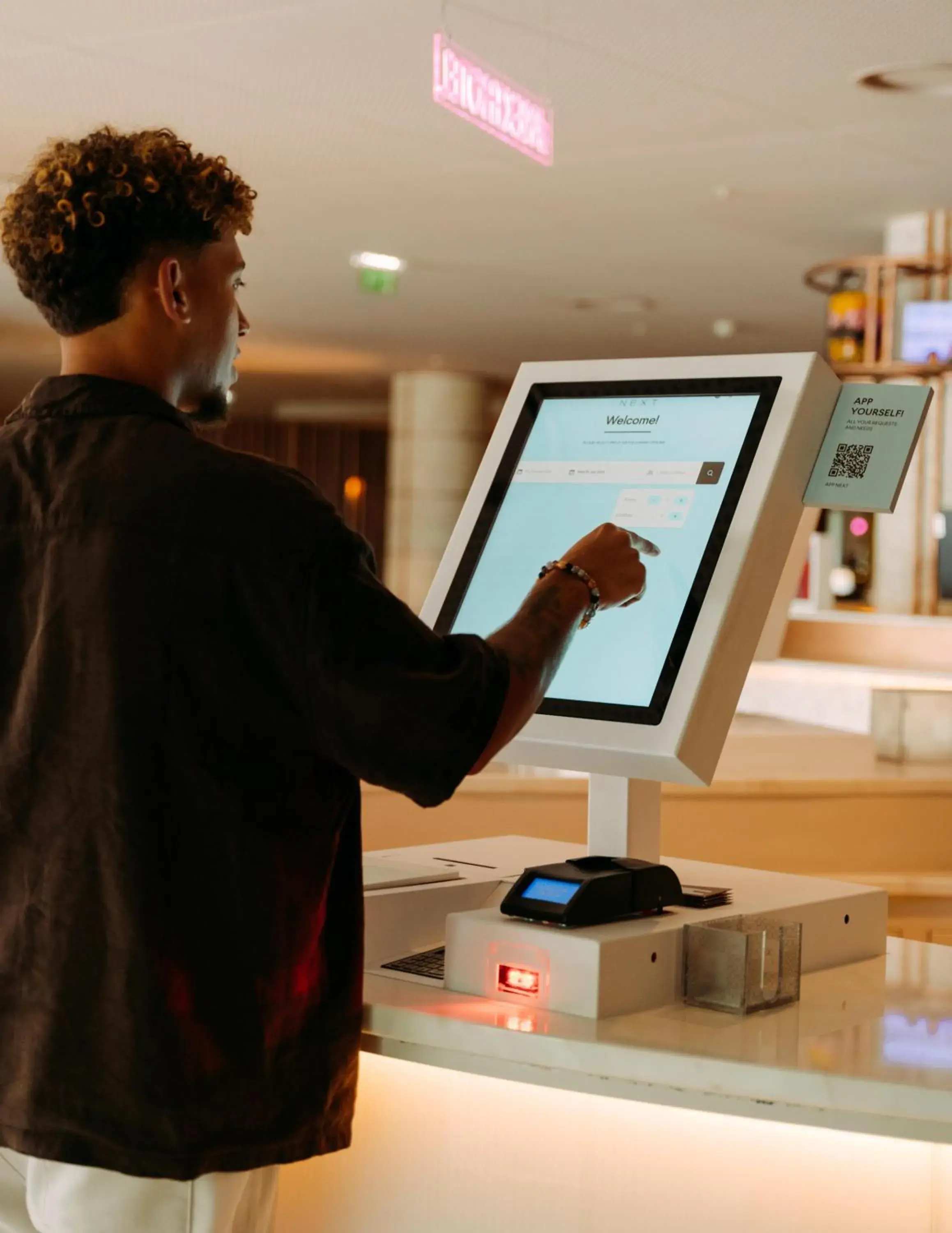 Facade/entrance in NEXT - by Savoy Signature Facade/entrance in NEXT - by Savoy Signature