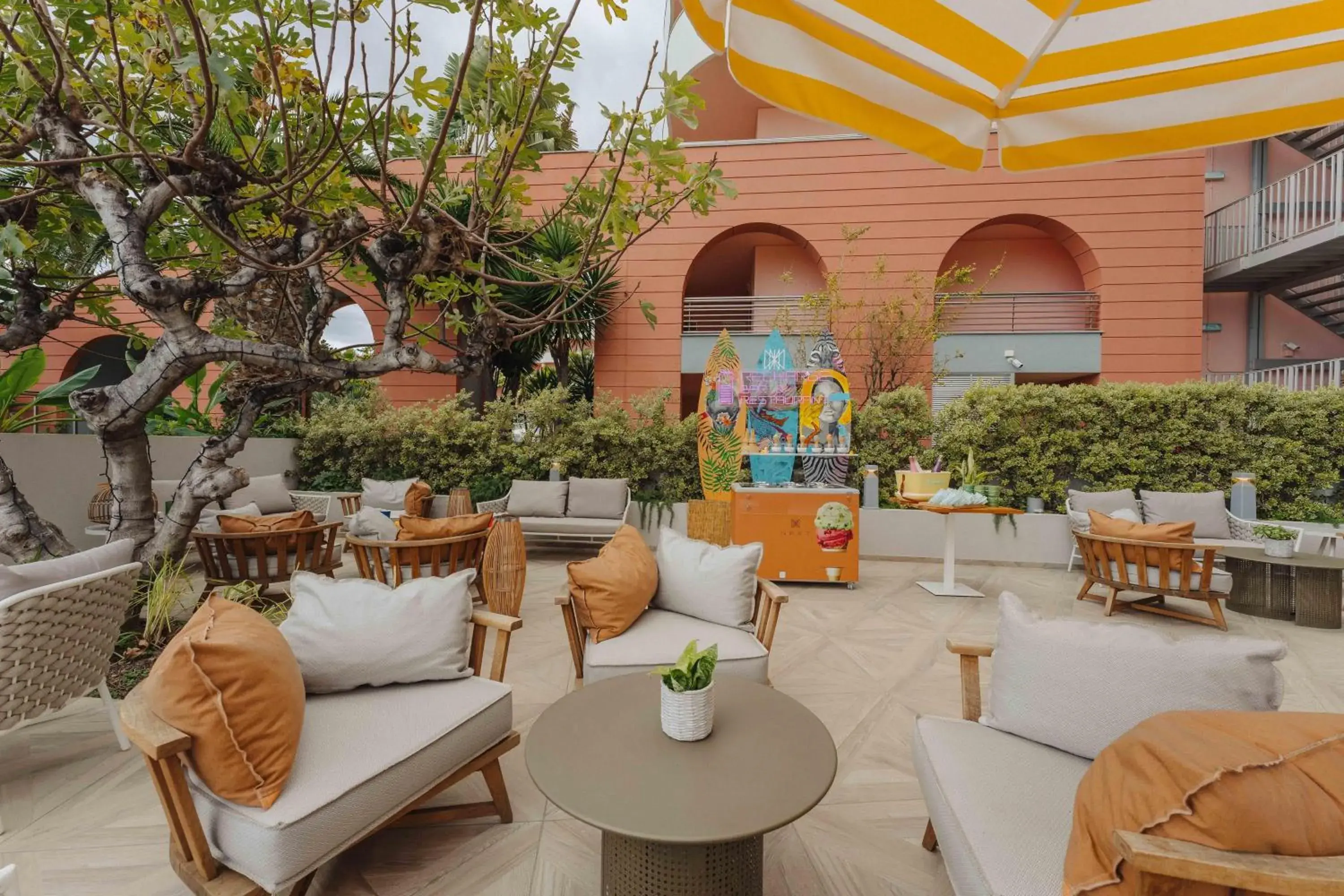 Lounge or bar in NEXT - by Savoy Signature Lounge or bar in NEXT - by Savoy Signature