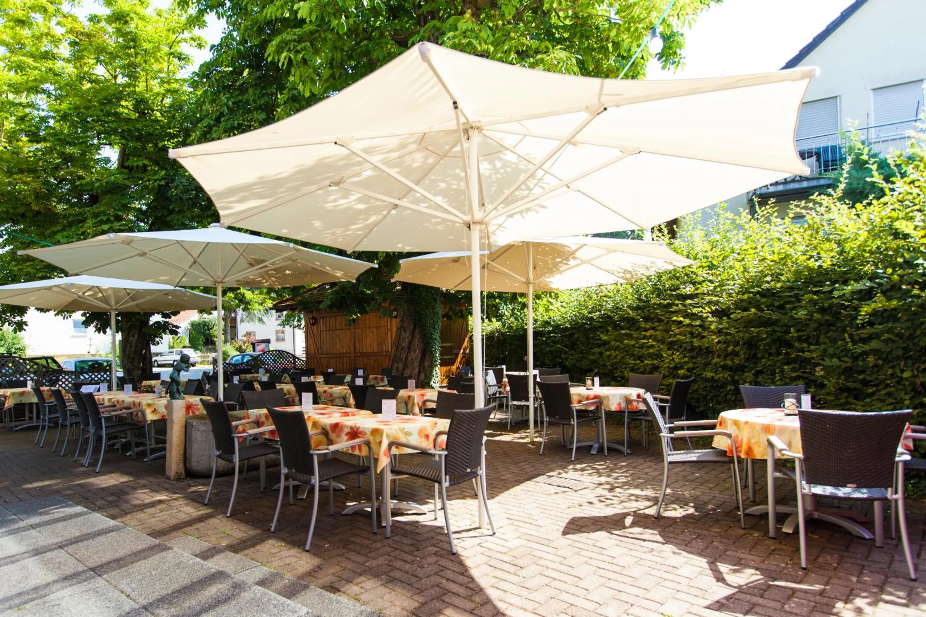 Restaurant/places to eat in Landgasthaus Hotel Maien