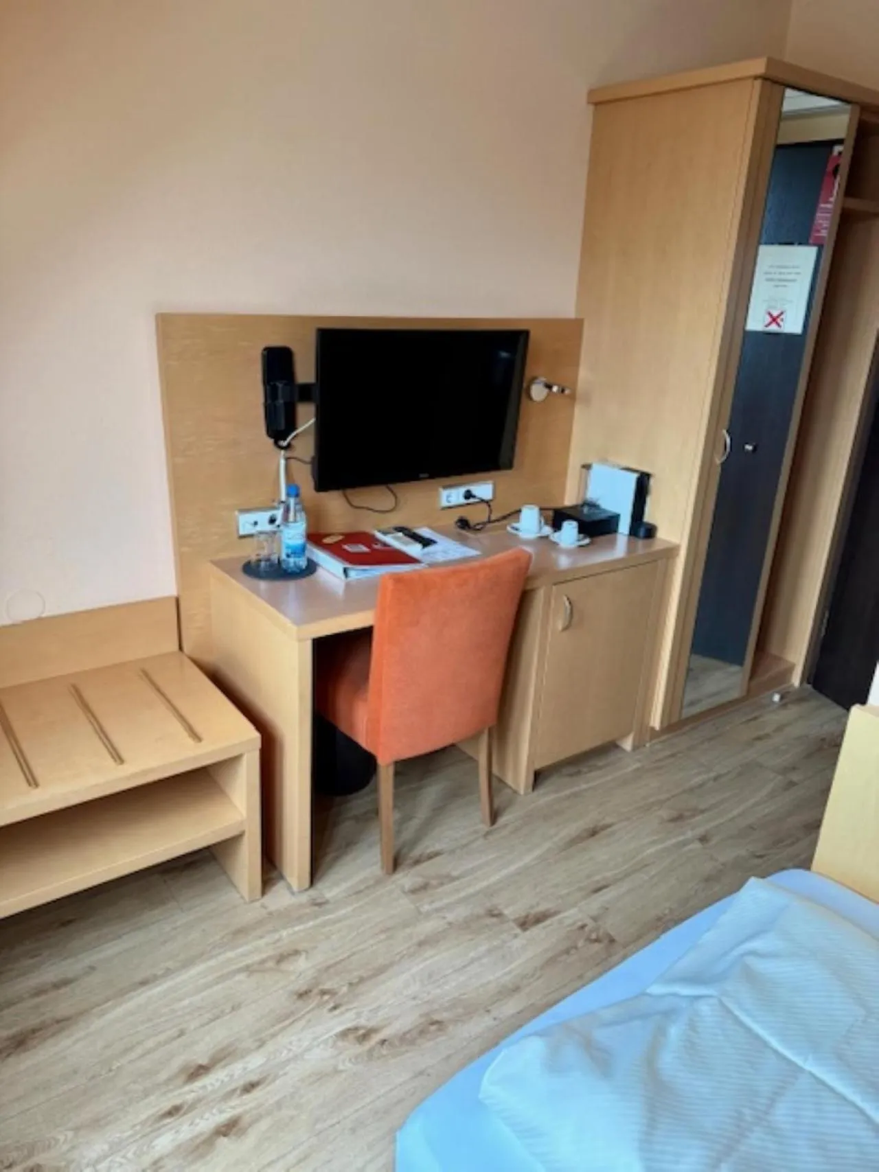 Photo of the whole room, Bed in Hotel Alter Kranen