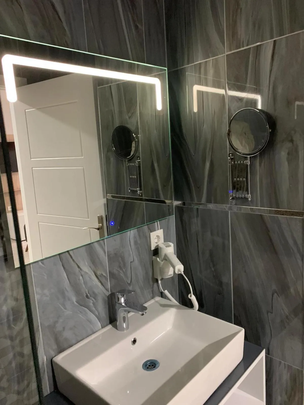 Bathroom in Taksim Galatist Hotel