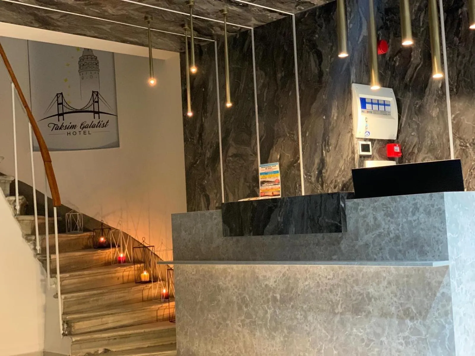 Lobby or reception in Taksim Galatist Hotel