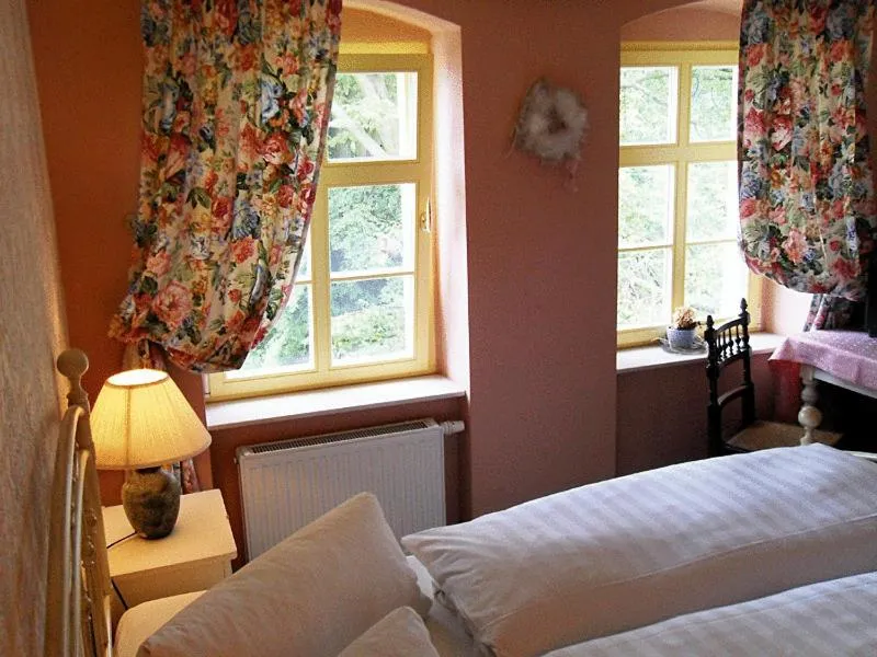 Bed in Wein-Hotel Auberge Mistral