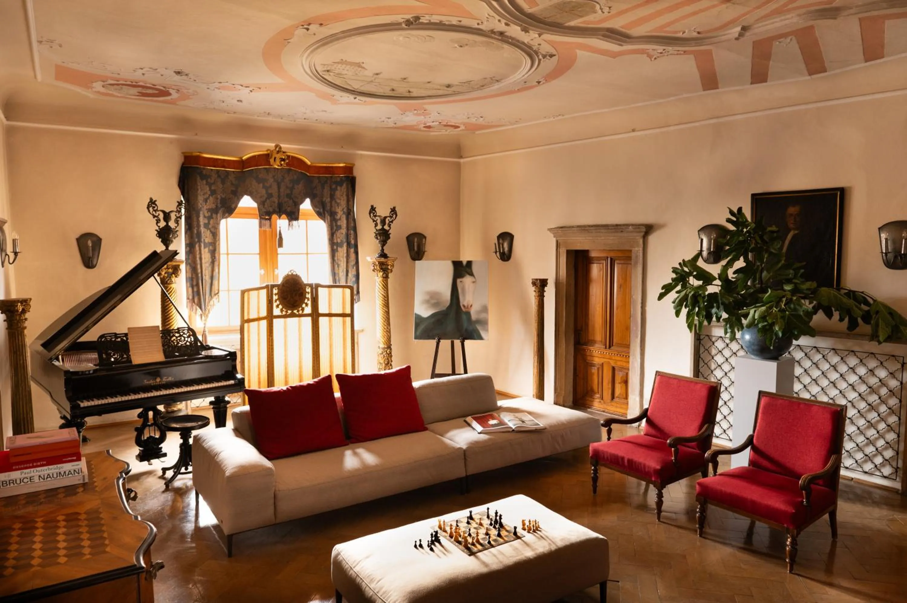 Communal lounge/ TV room in Weisses Rössl