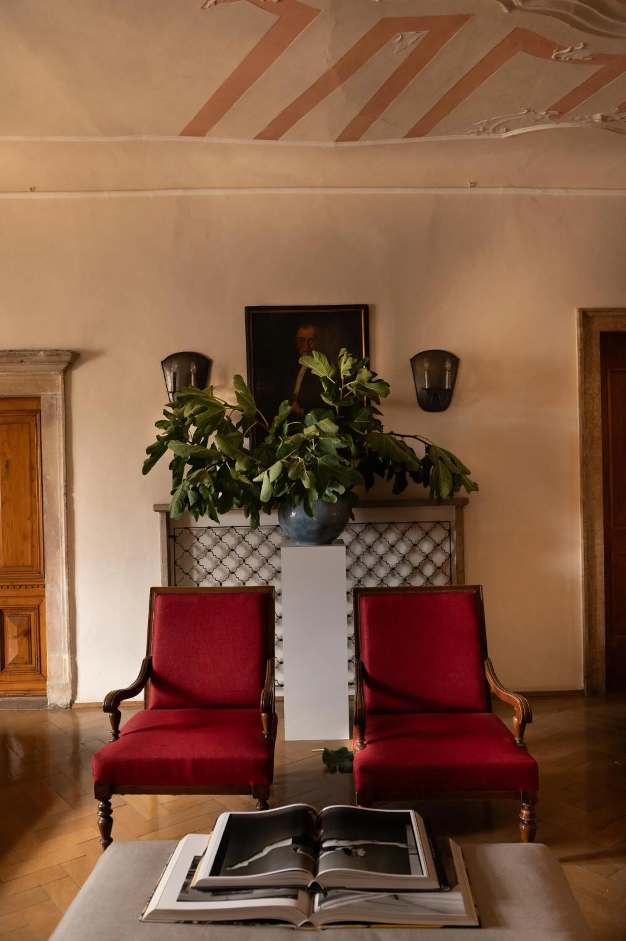 Library in Weisses Rössl