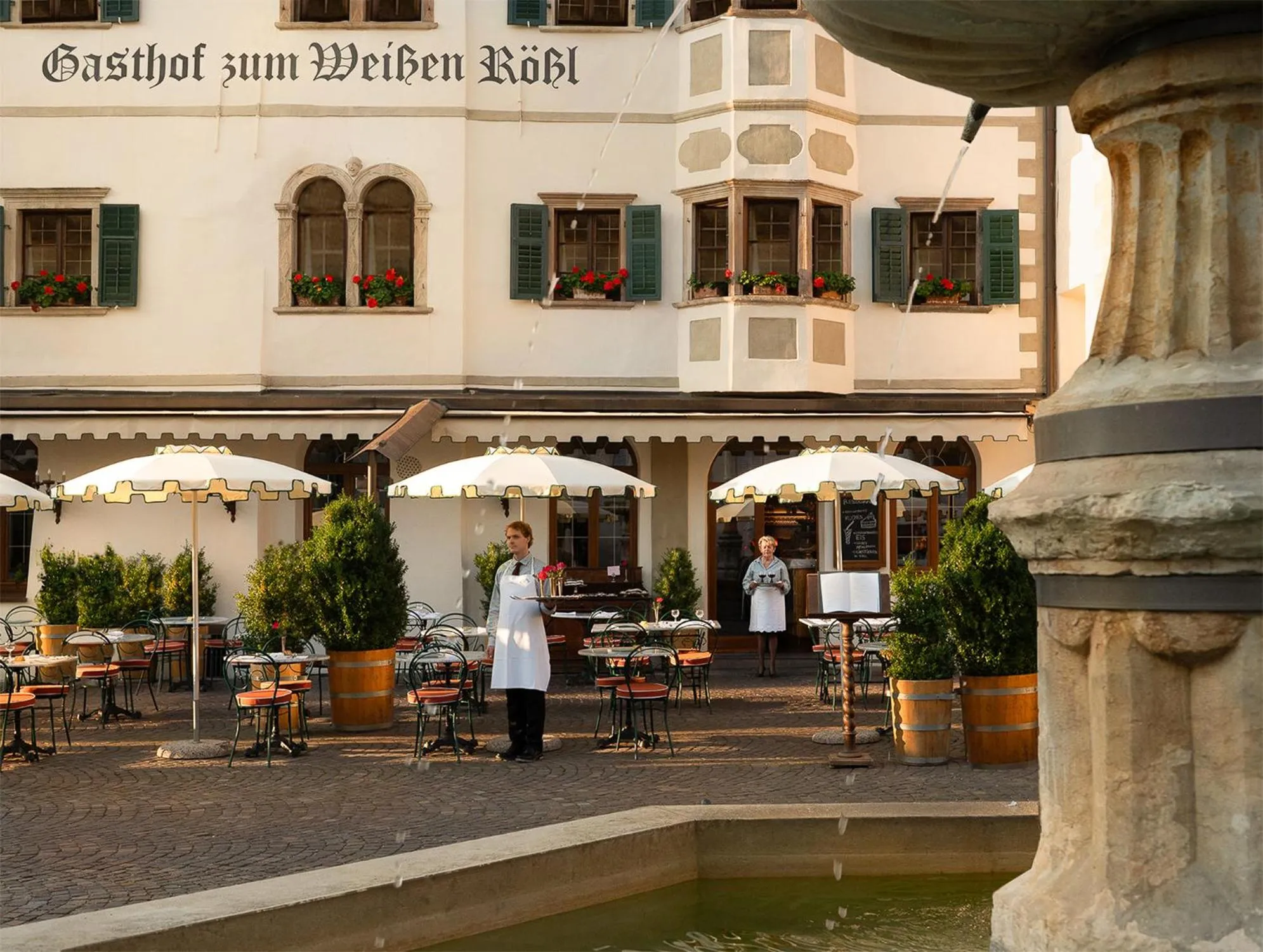 Restaurant/places to eat in Weisses Rössl