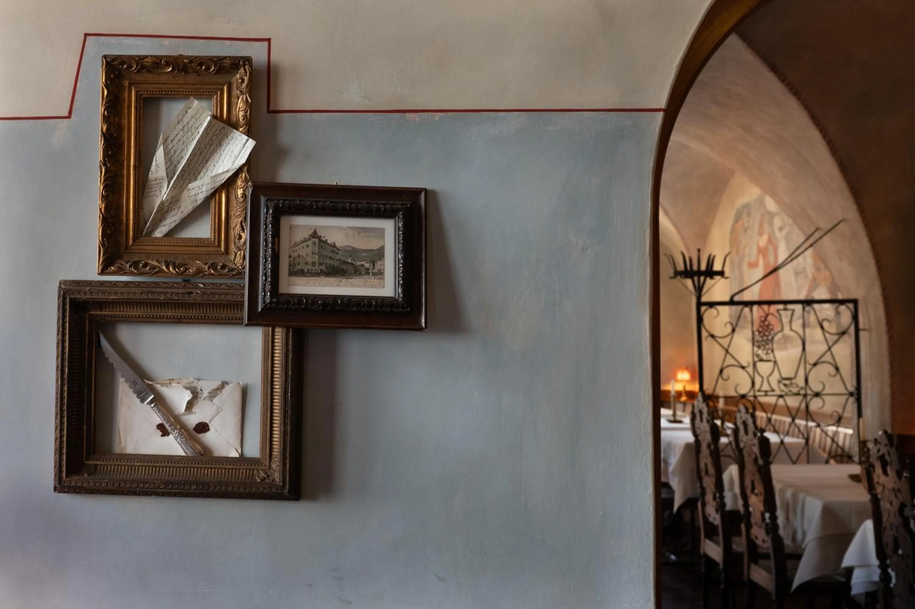 Restaurant/places to eat, Bed in Weisses Rössl