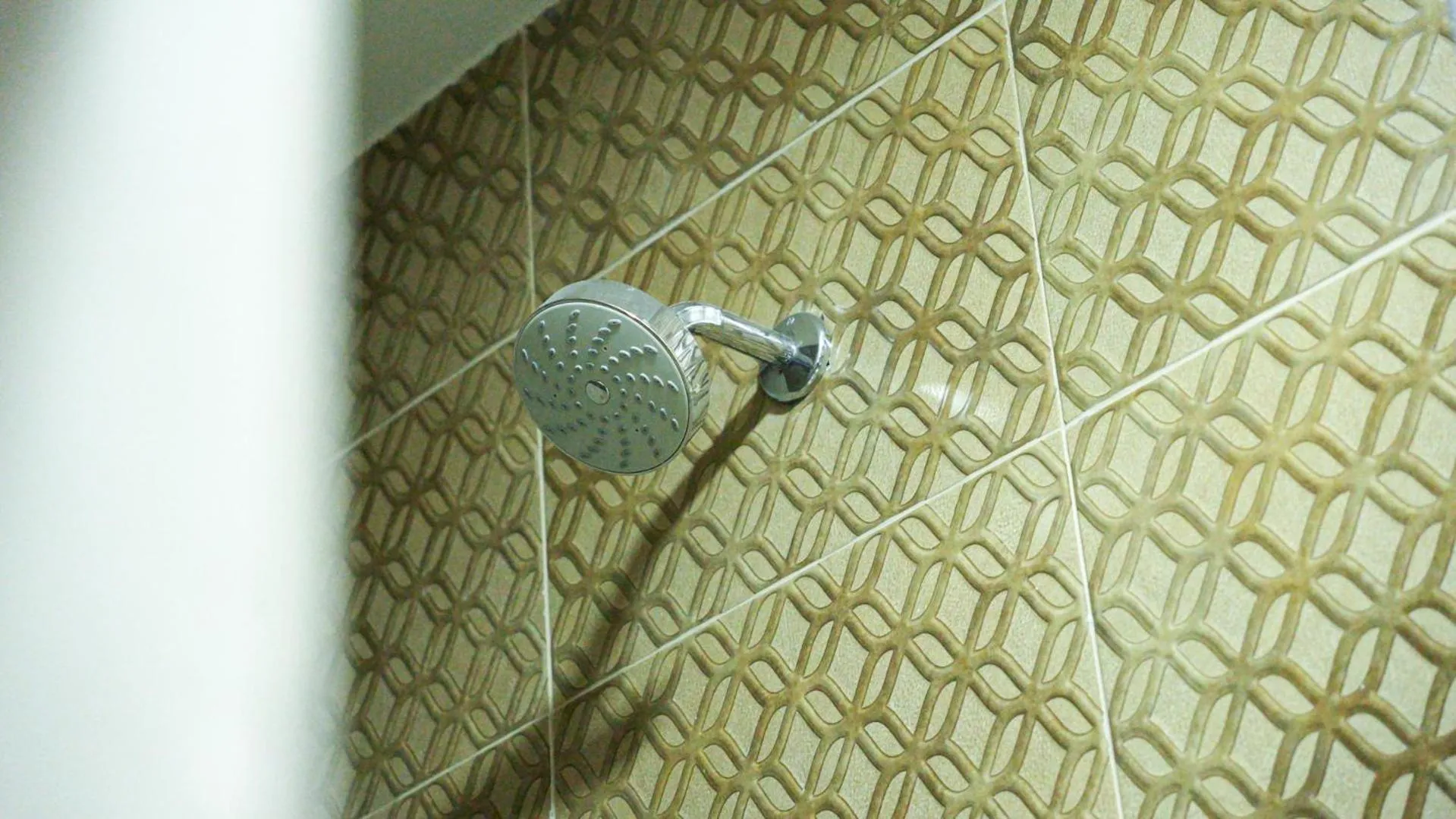 Bath in Hotel San Benito Cuenca