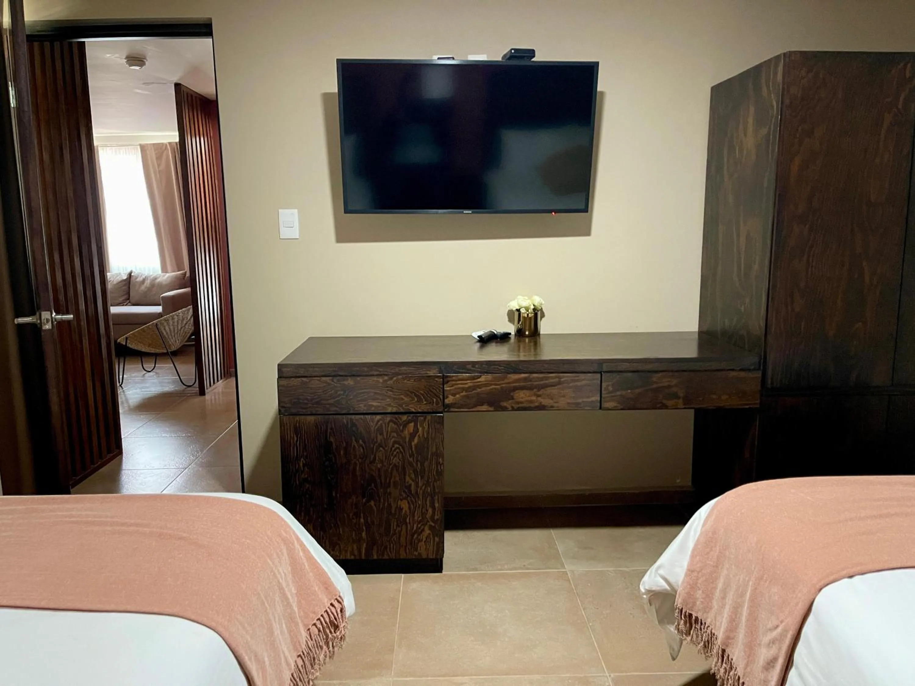 TV and multimedia, Bed in Saint George Hotel - Spa & Temazcal