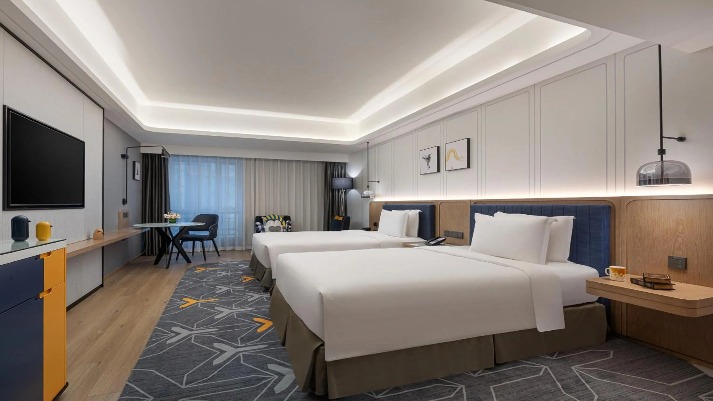 Photo of the whole room, Bed in voco Guangzhou Shifu by IHG