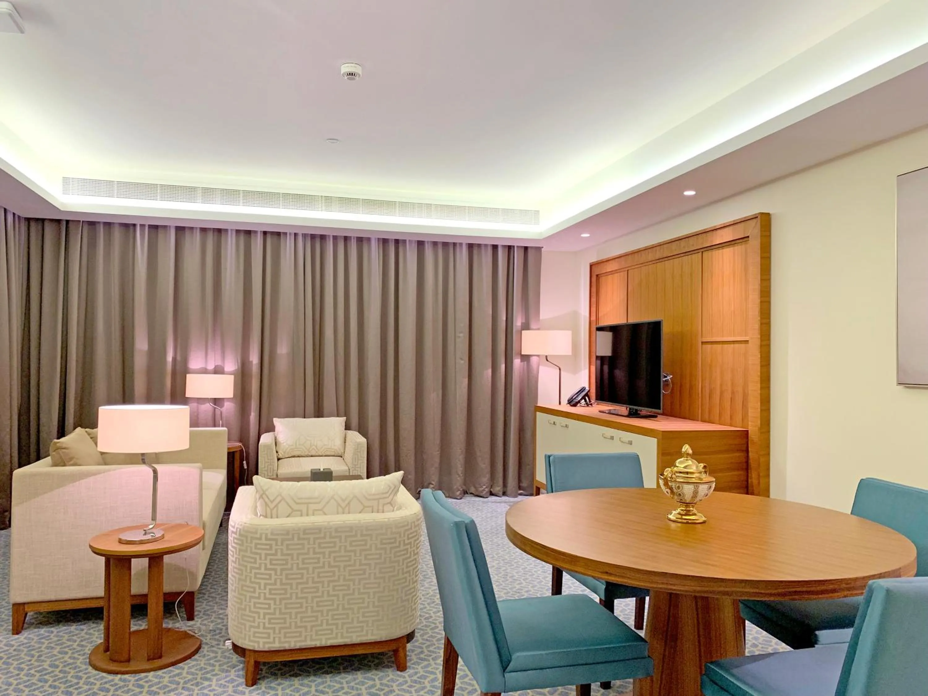 Living room in Grand Swiss-Belhotel Waterfront Seef