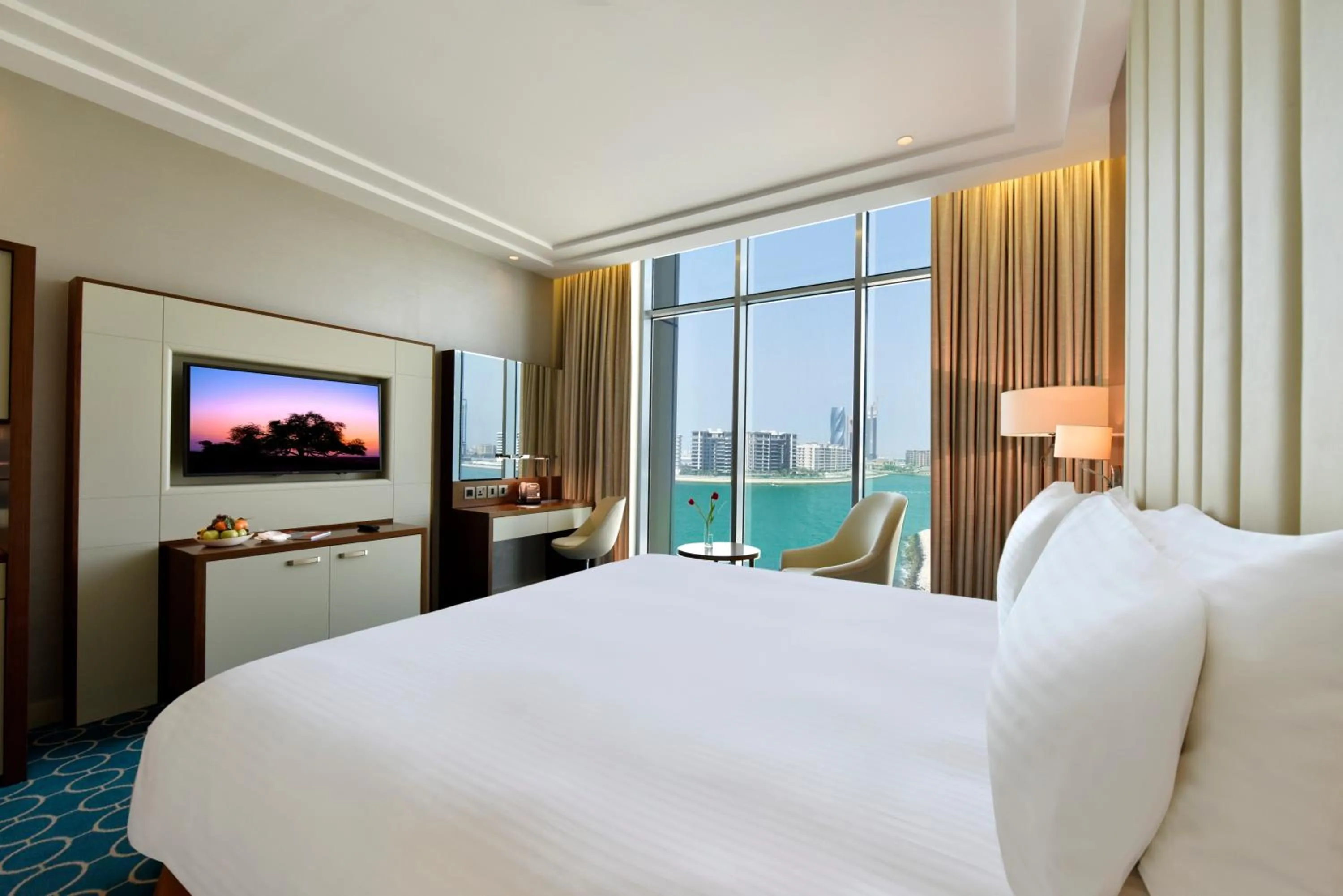 View (from property/room), Bed in Grand Swiss-Belhotel Waterfront Seef
