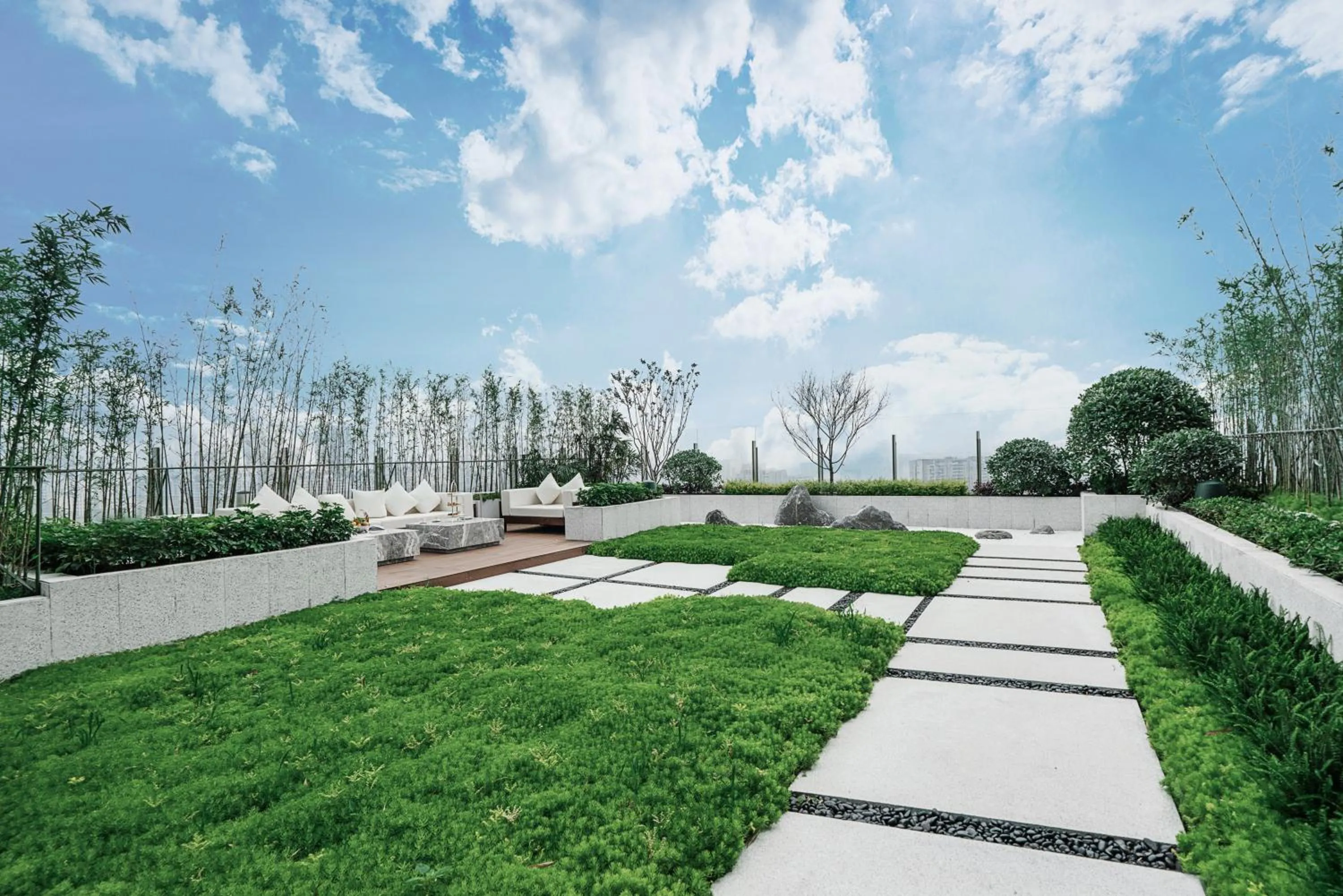 Garden in Grand Bay Hotel Chengdu