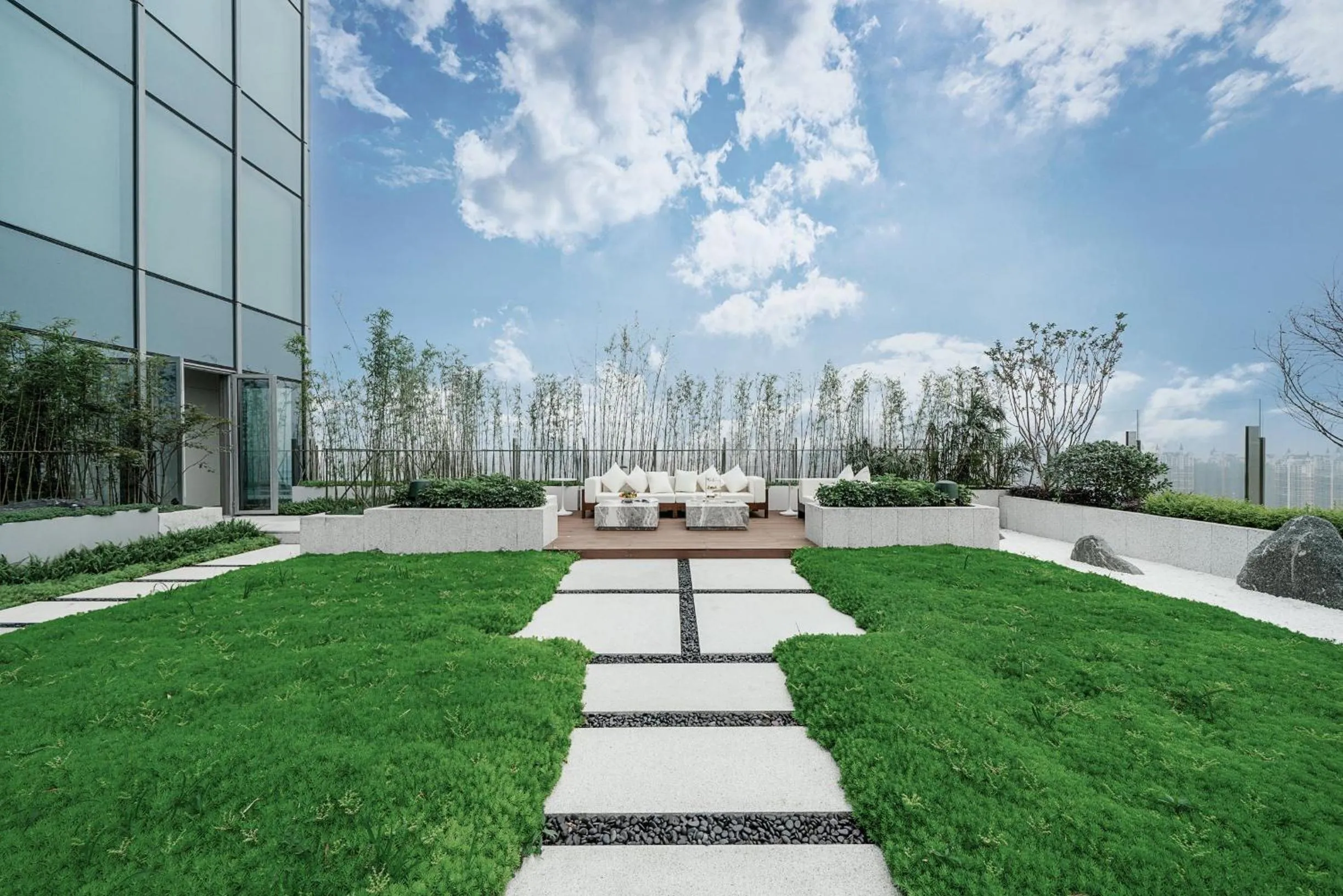 Garden in Grand Bay Hotel Chengdu