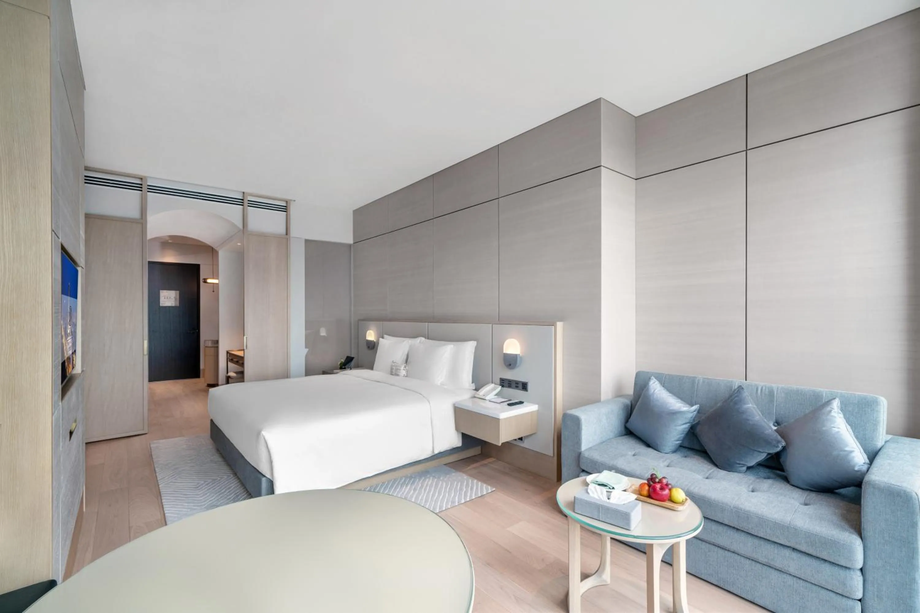 Photo of the whole room, Bed in Grand Bay Hotel Chengdu