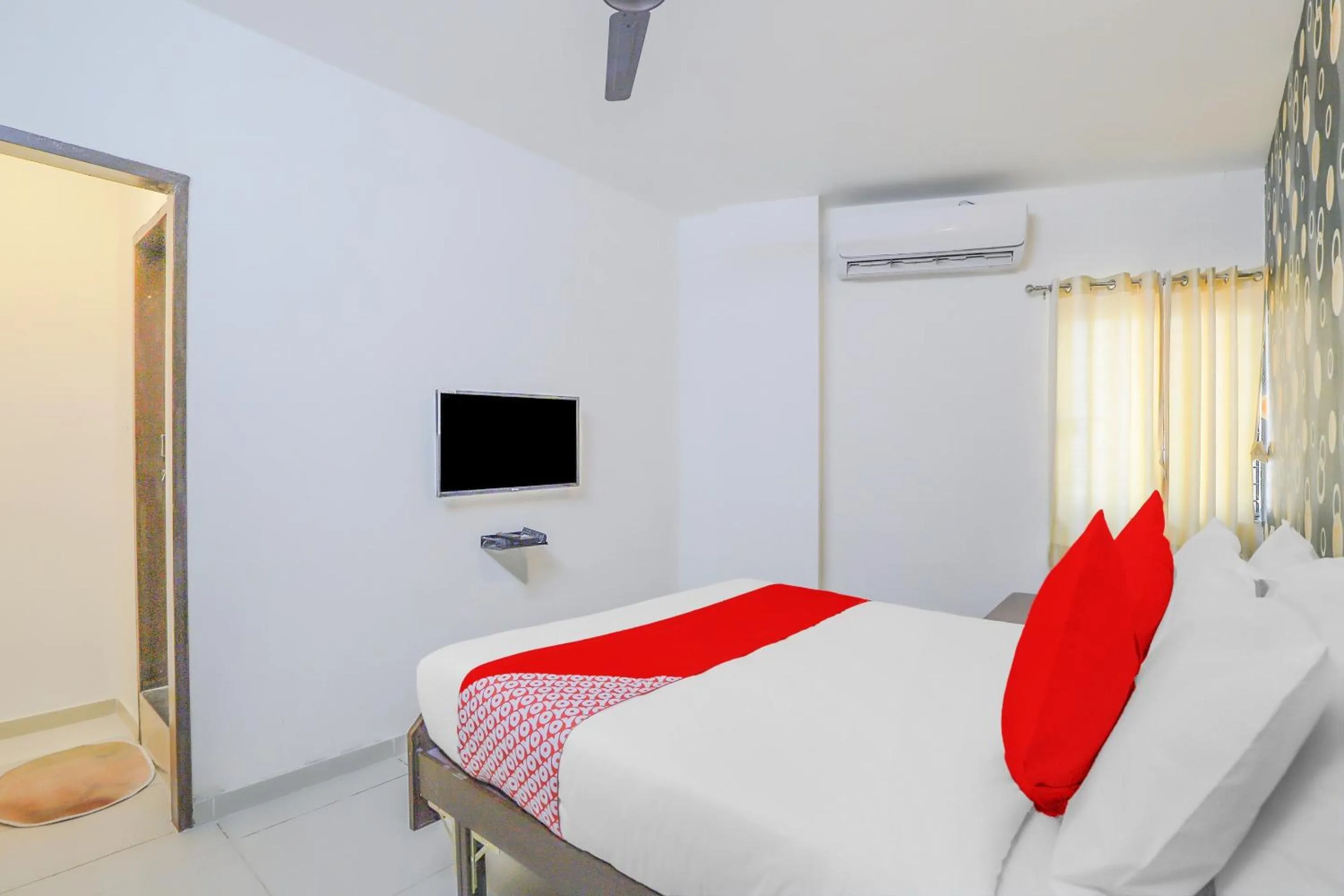 Bedroom, Bed in Super Hotel O Shiva