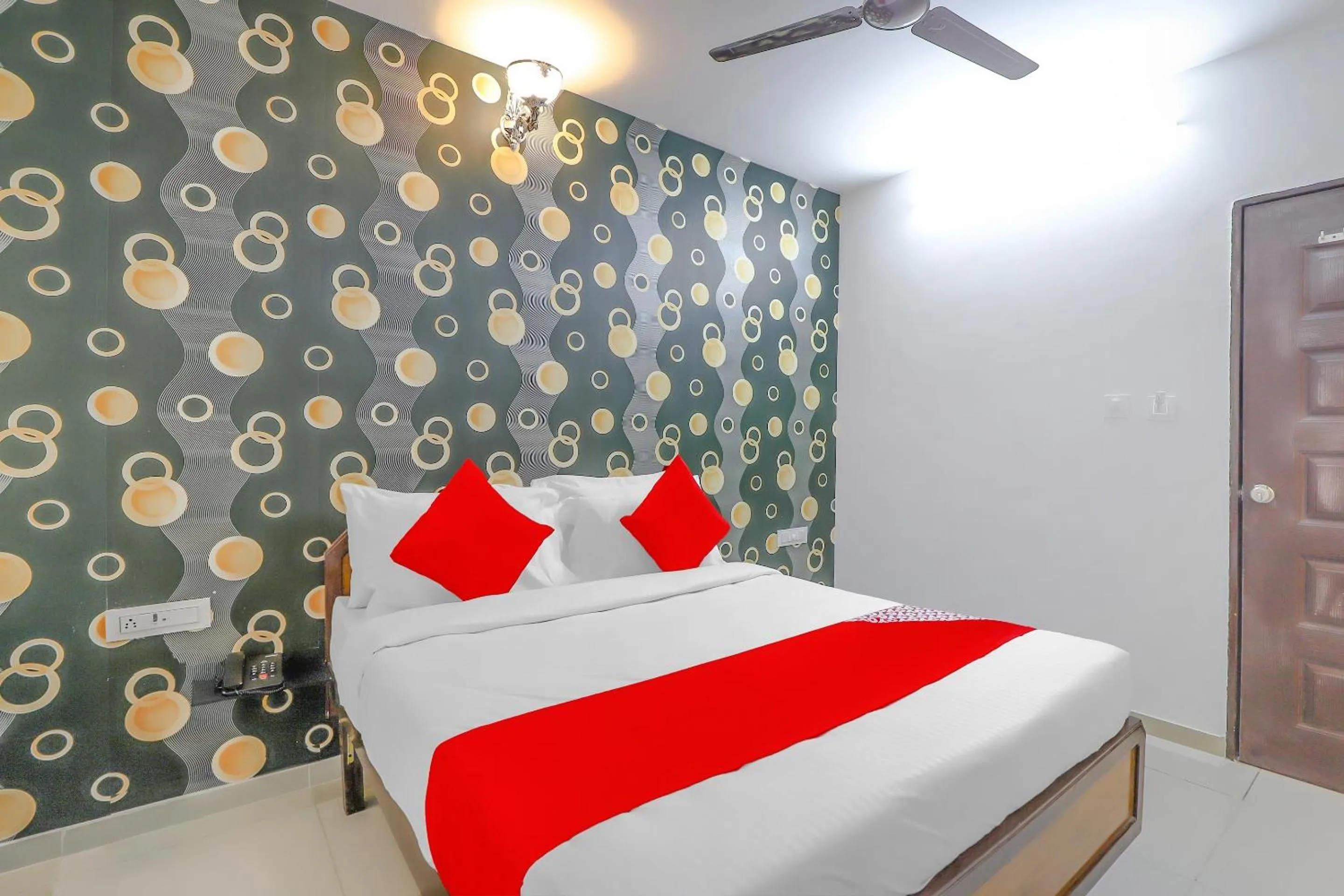 Bedroom, Bed in Super Hotel O Shiva