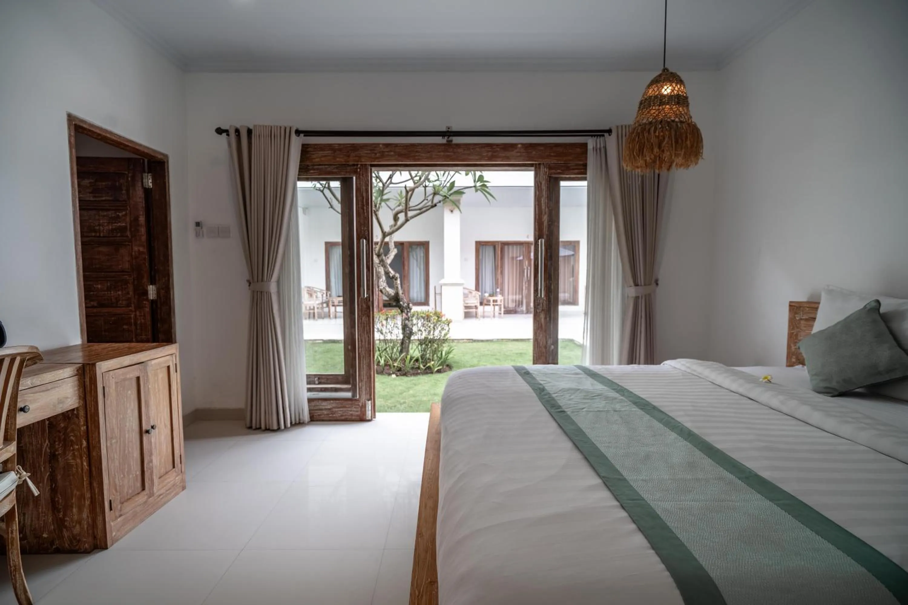 Property building, Bed in The Eight Villa & Rooms Bali - Seminyak