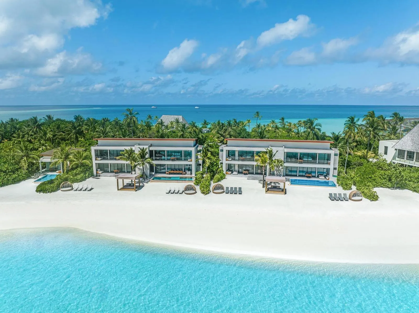 Beach in Kuda Villingili Maldives, Free Return Transfers 03 nights & above