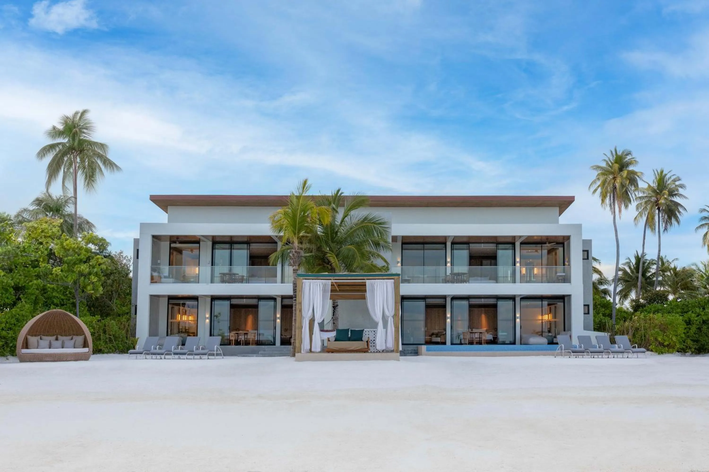 Property building in Kuda Villingili Maldives, Free Return Transfers 03 nights & above