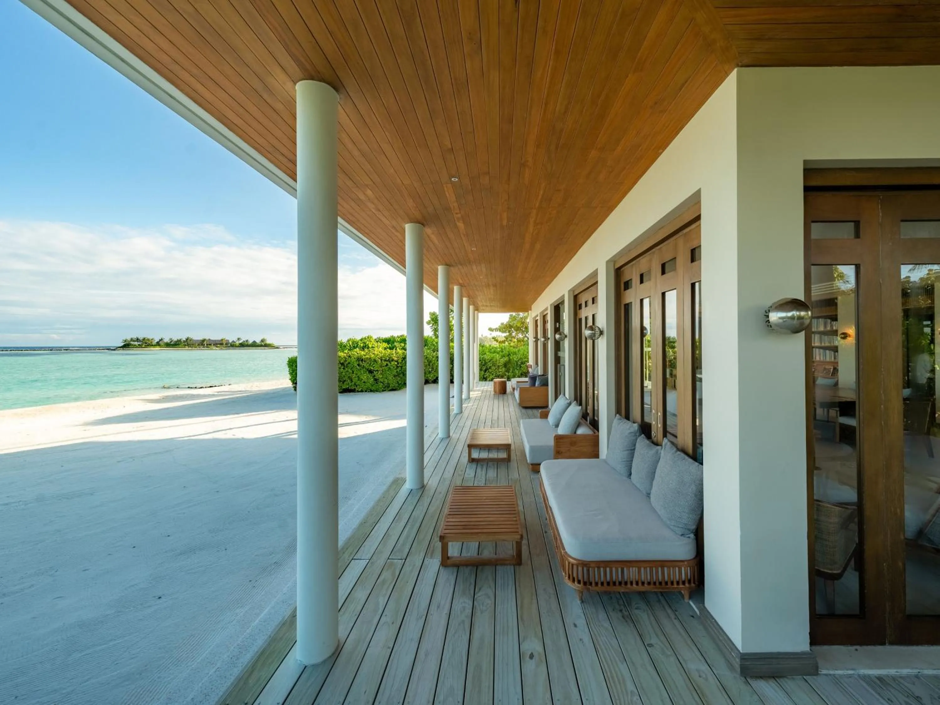 Patio in Kuda Villingili Maldives, Free Return Transfers 03 nights & above