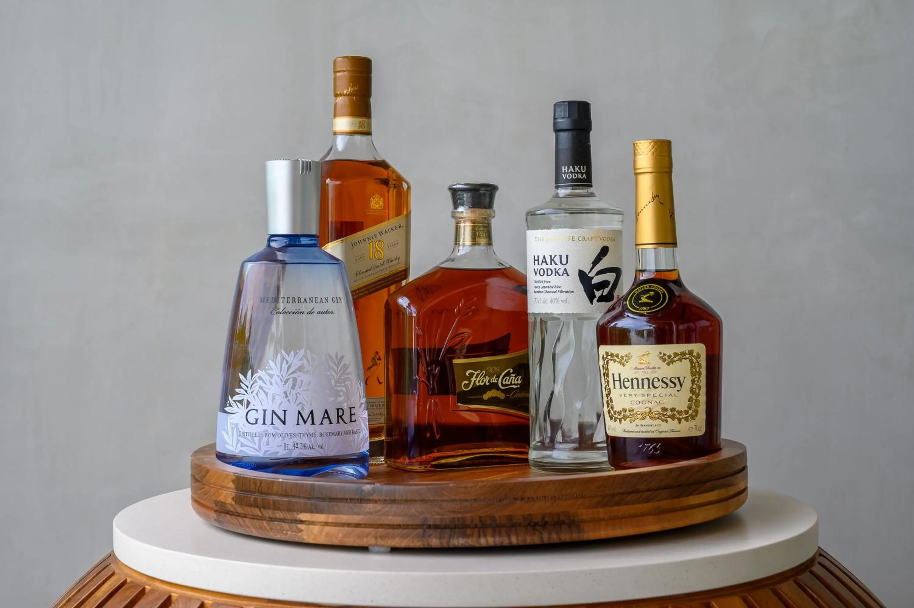 Drinks in Kuda Villingili Maldives, Free Return Transfers 03 nights & above