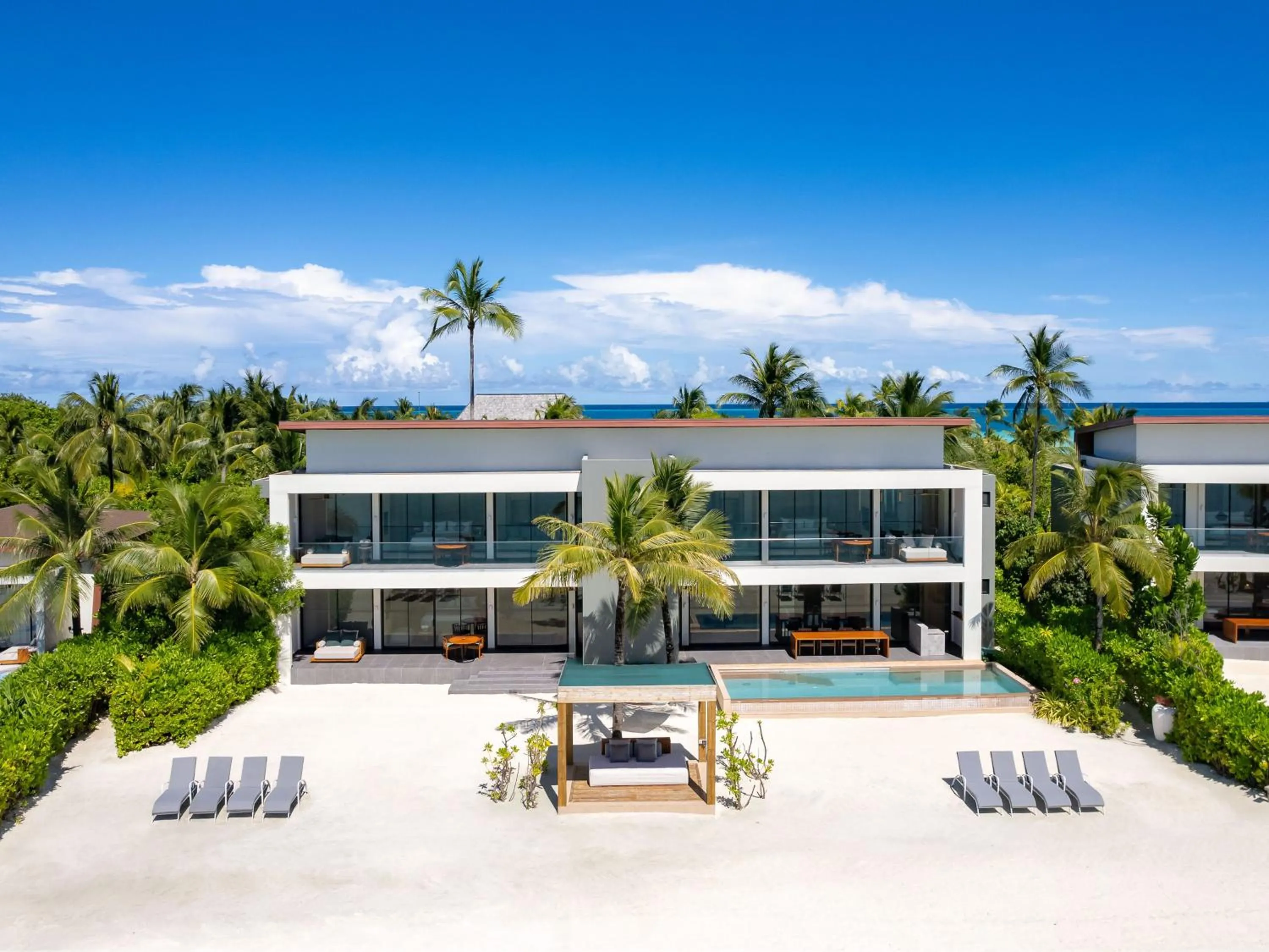 Property building in Kuda Villingili Maldives, Free Return Transfers 03 nights & above