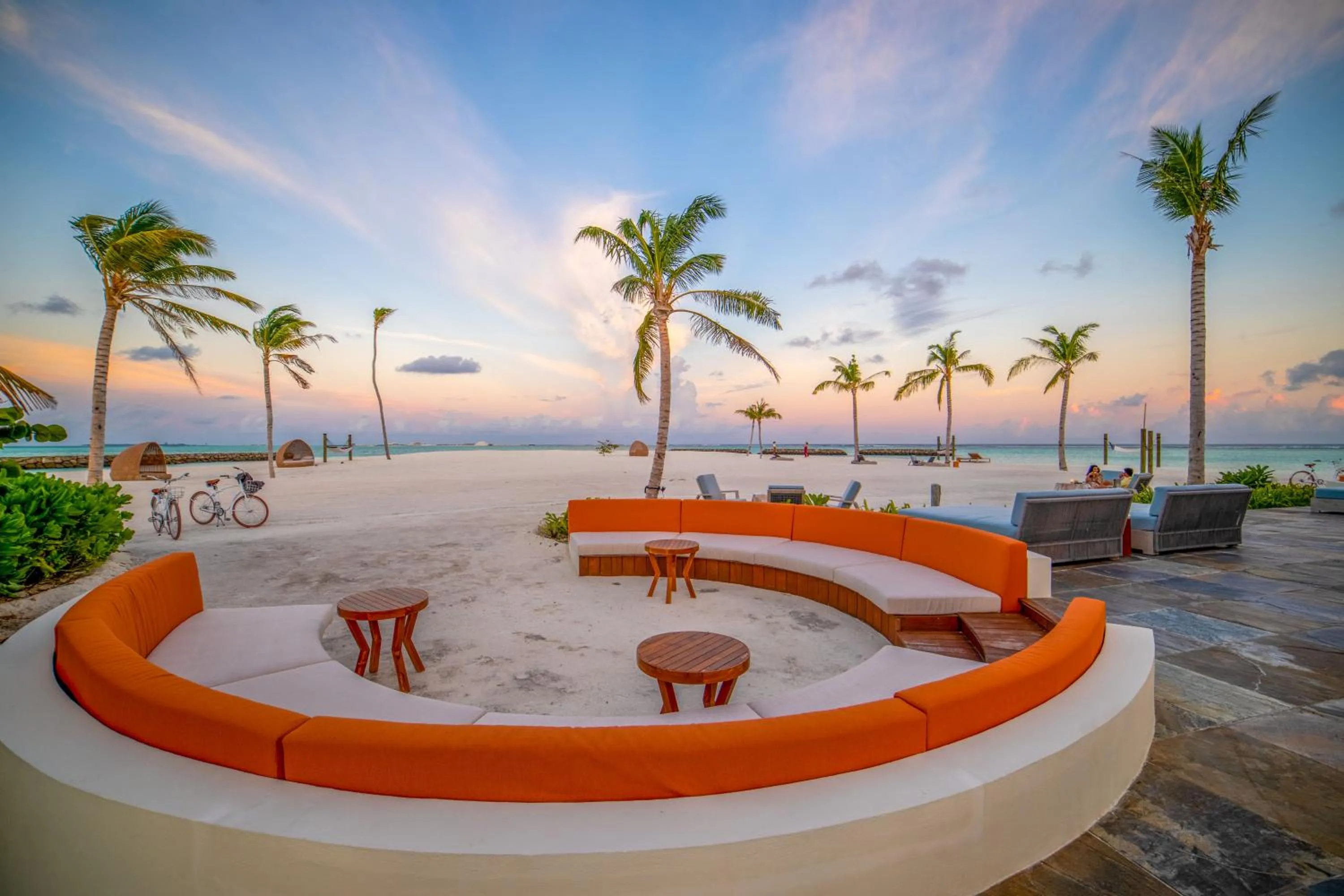 Lounge or bar in Kuda Villingili Maldives, Free Return Transfers 03 nights & above