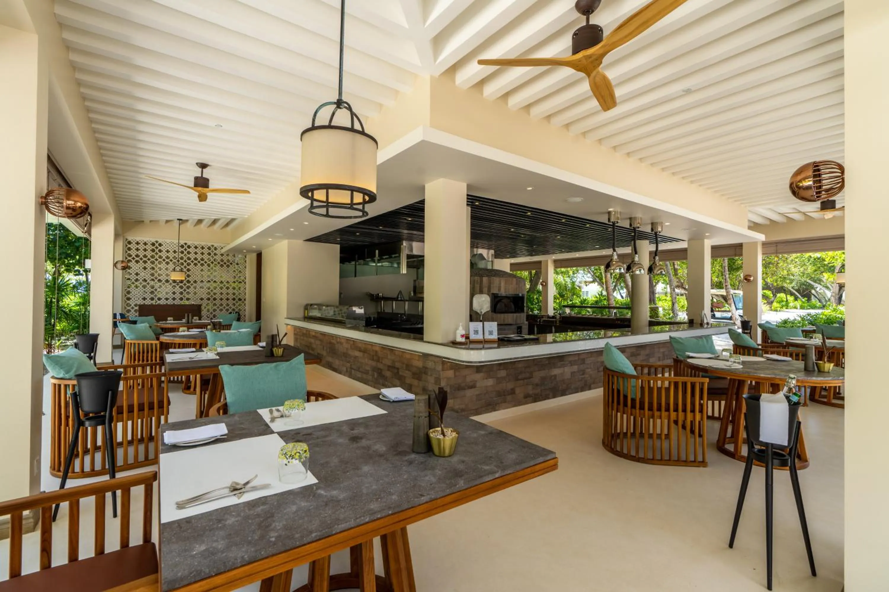 Restaurant/places to eat in Kuda Villingili Maldives, Free Return Transfers 03 nights & above